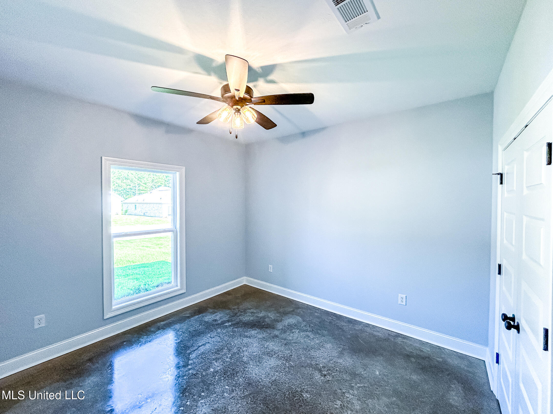 960 Riverside Lane Property Photo 17