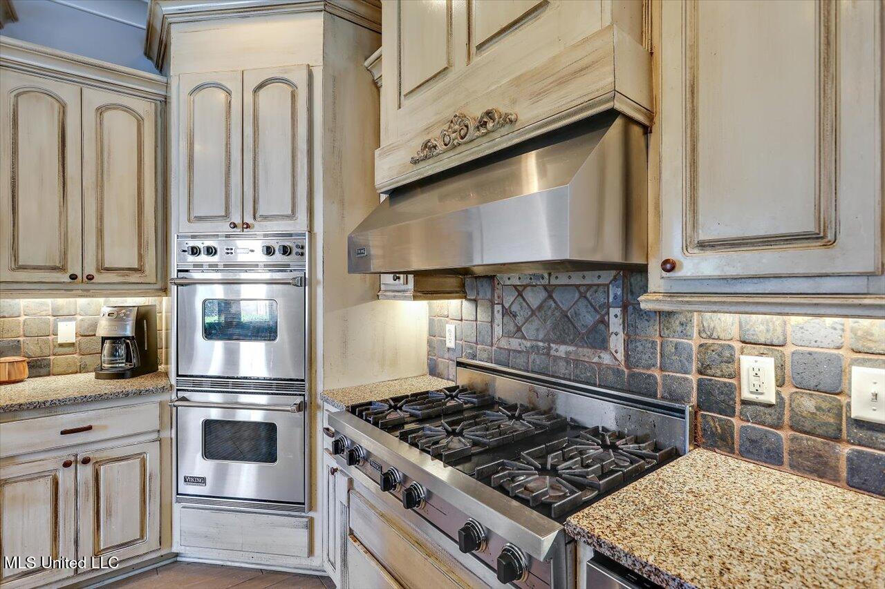 105 Victoria Place Property Photo 14