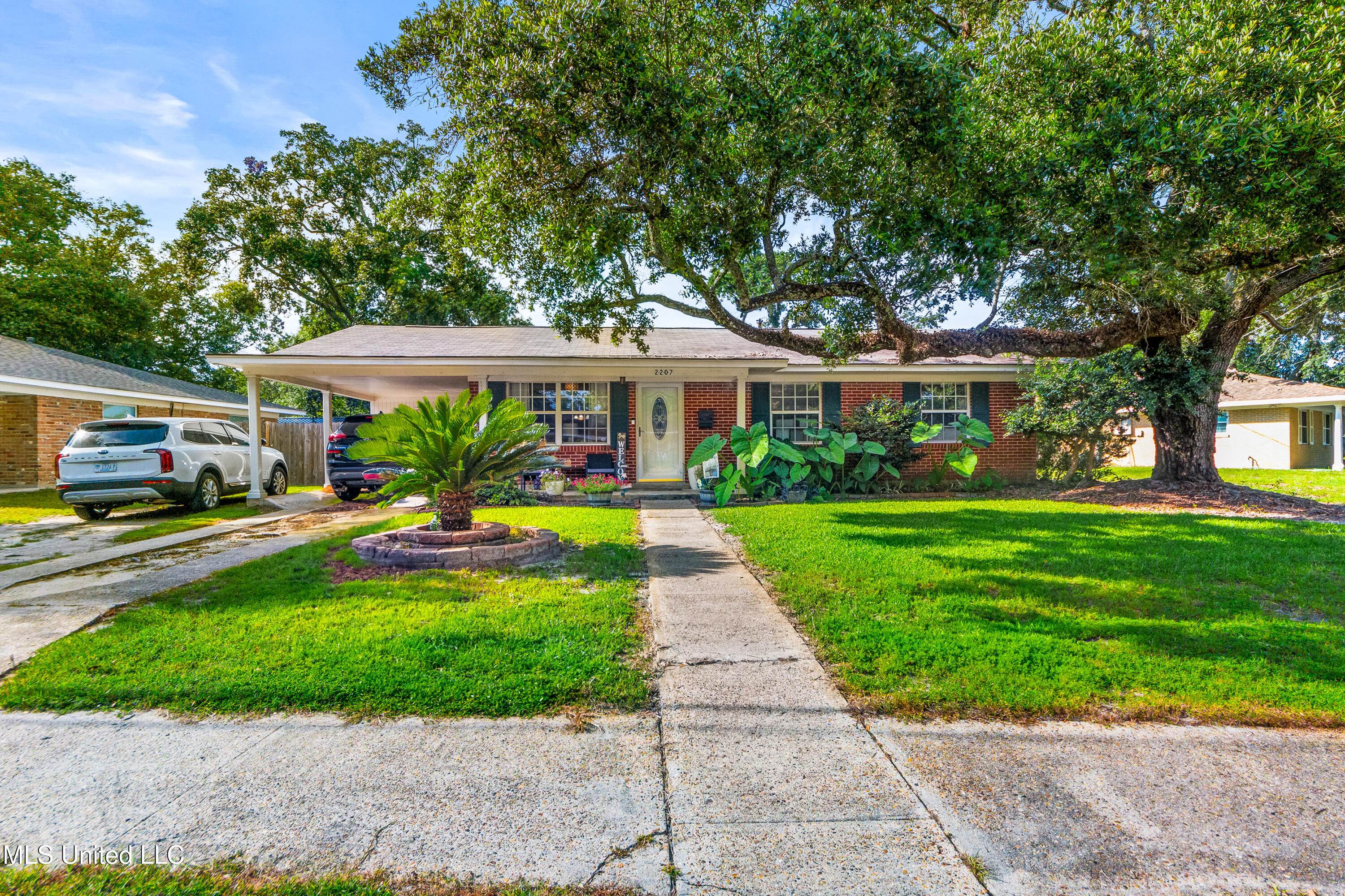 2207 Gregory Boulevard Property Photo 1