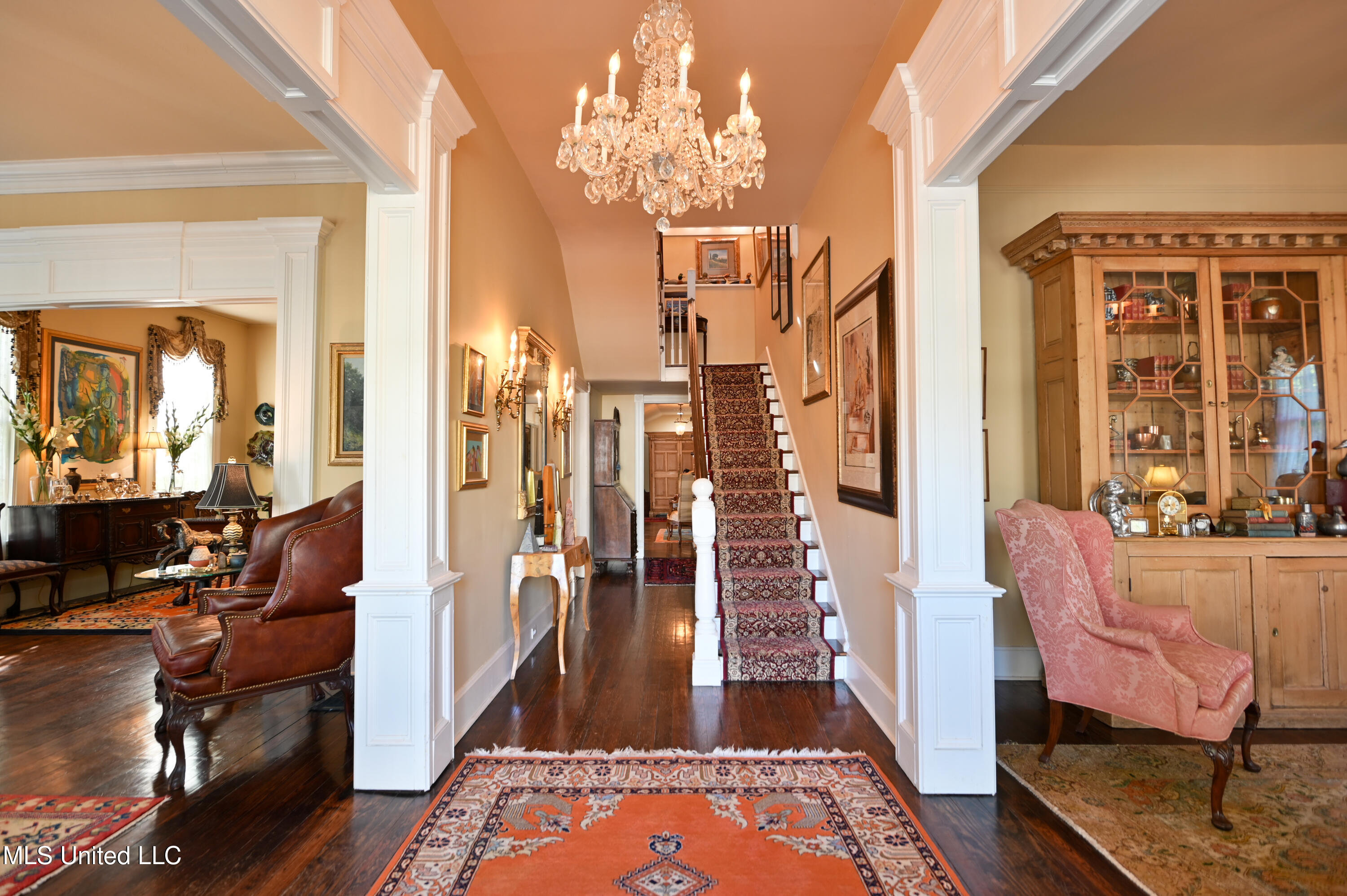 204 Arlington Avenue Property Photo 2