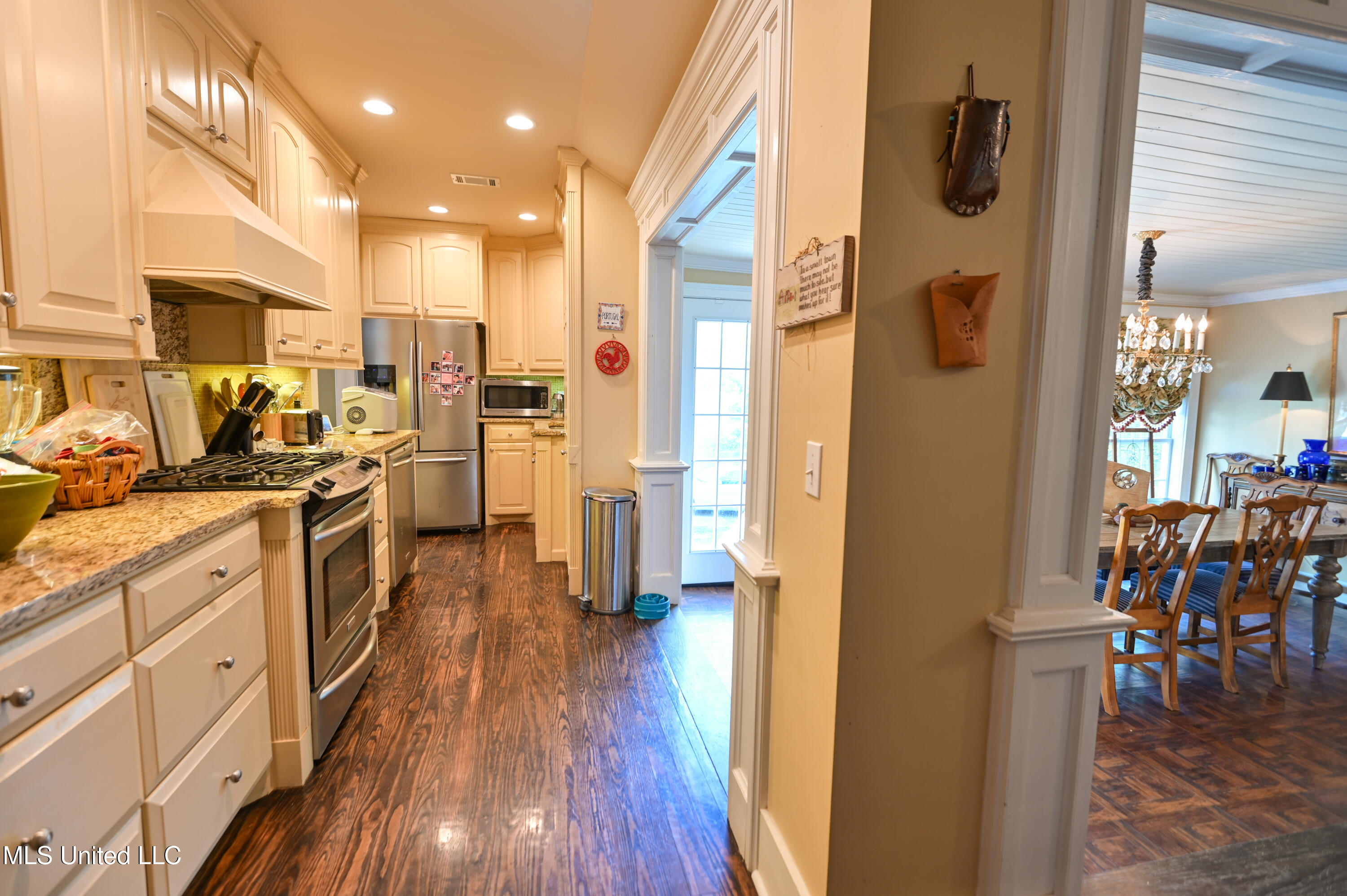 204 Arlington Avenue Property Photo 12