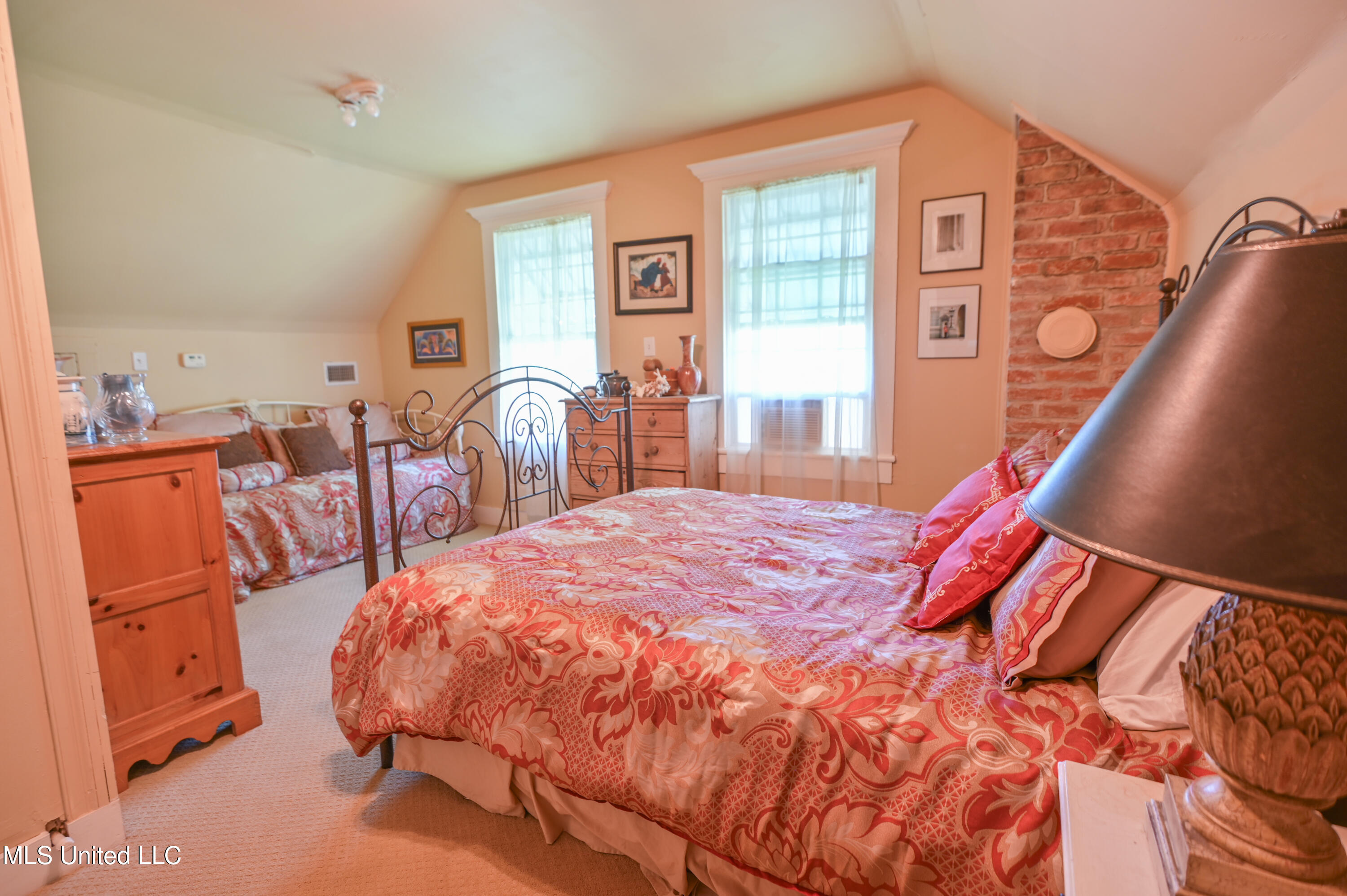 204 Arlington Avenue Property Photo 15