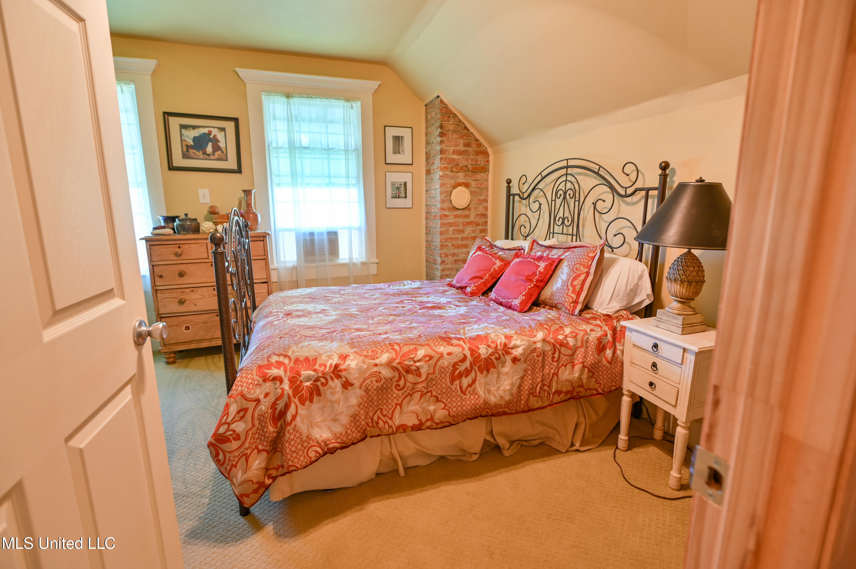 204 Arlington Avenue Property Photo 16