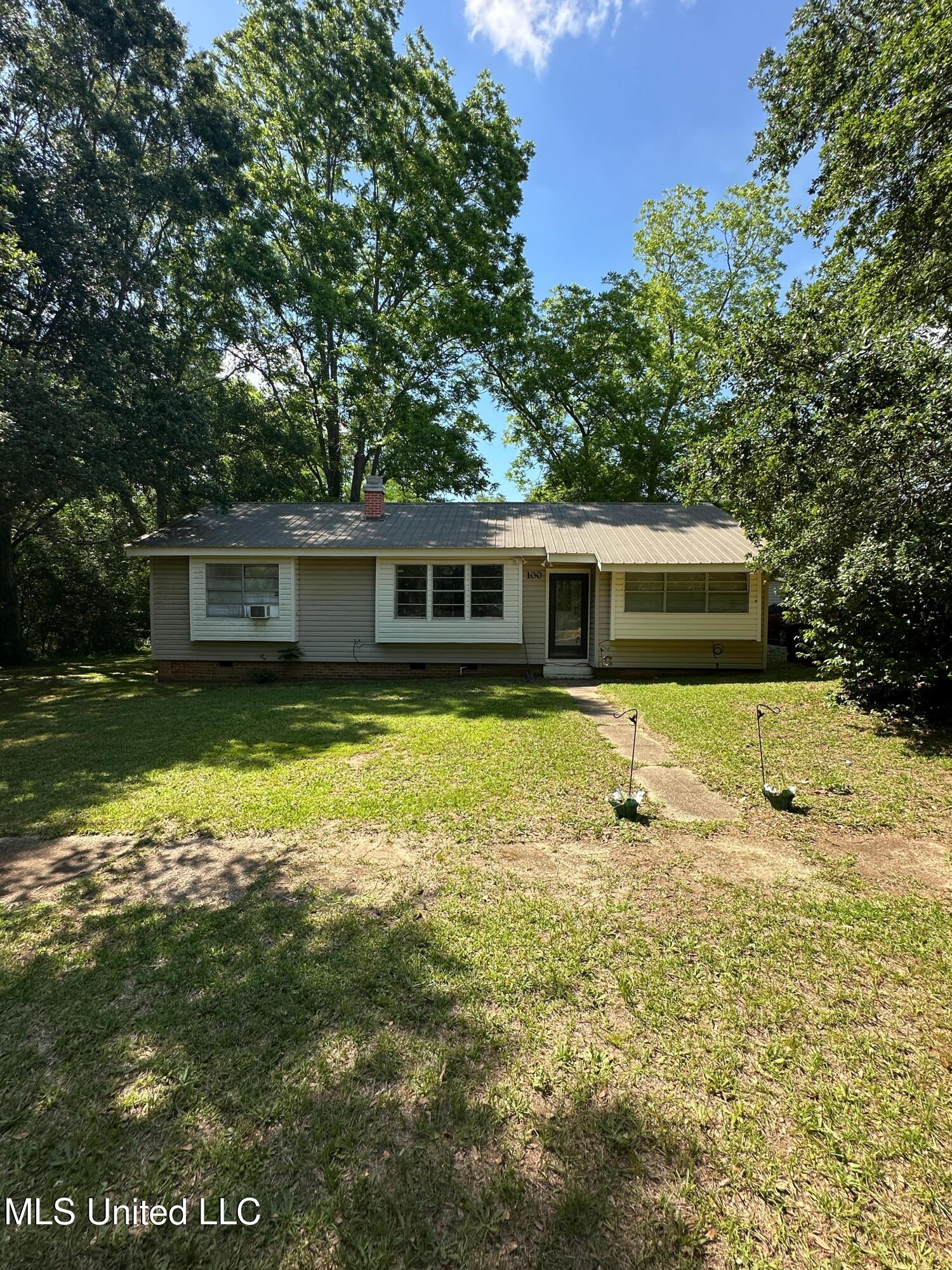 100 Gulf Camp Road Property Photo 1