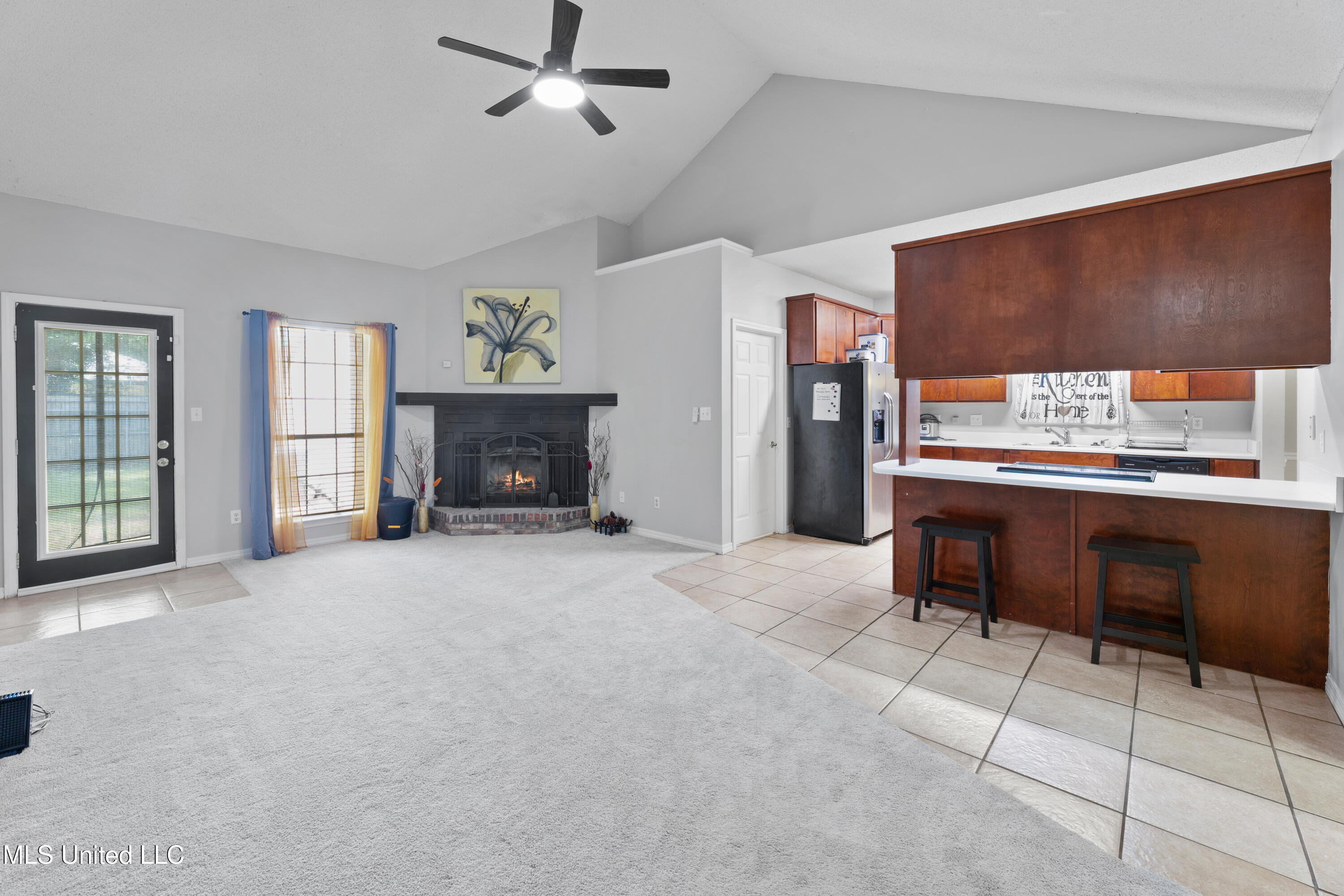 3313 Neptune Drive Property Photo 6