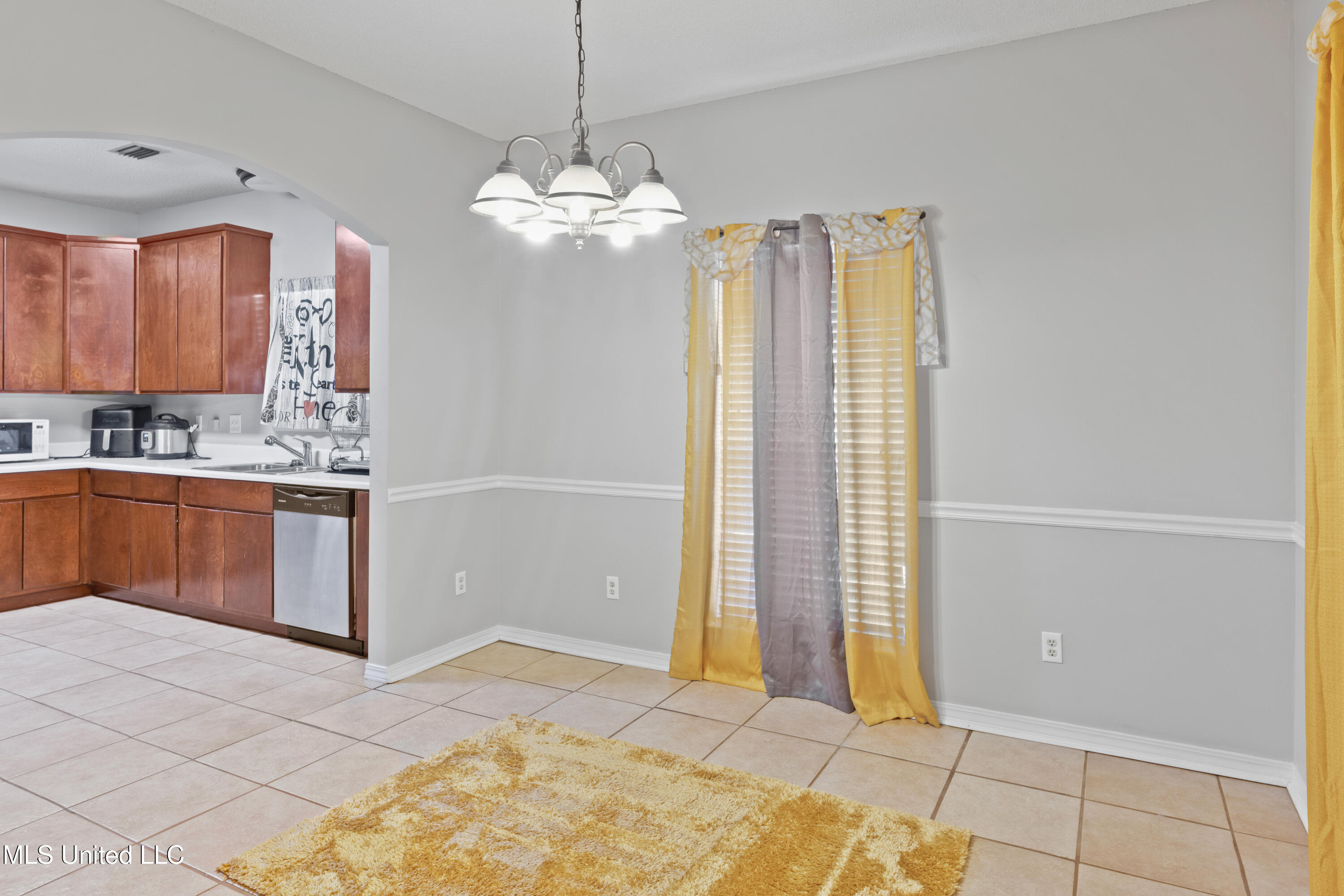 3313 Neptune Drive Property Photo 8