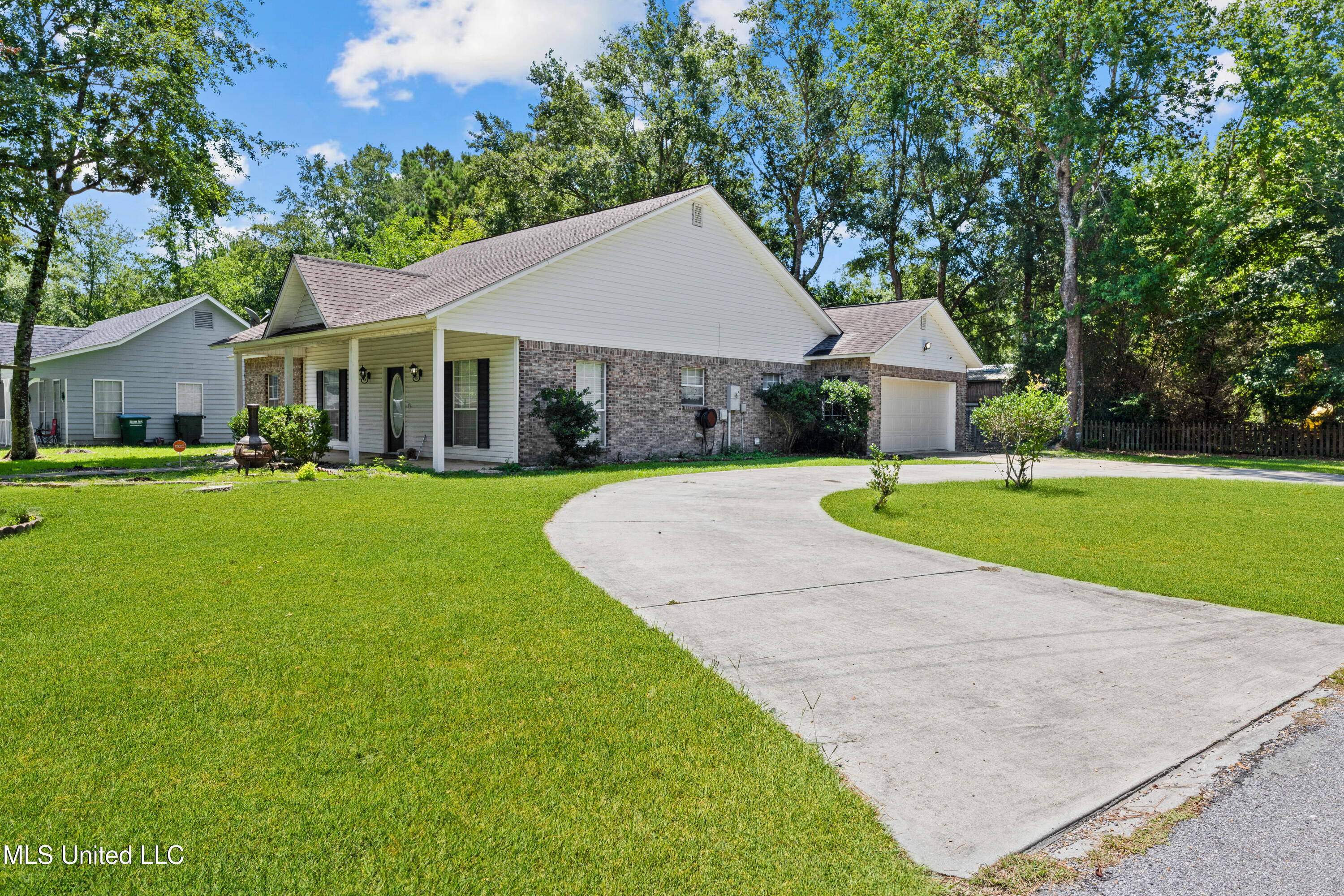 3313 Neptune Drive Property Photo 14