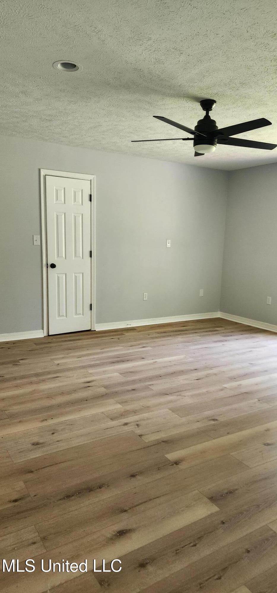 273 Springwood Drive Property Photo 3