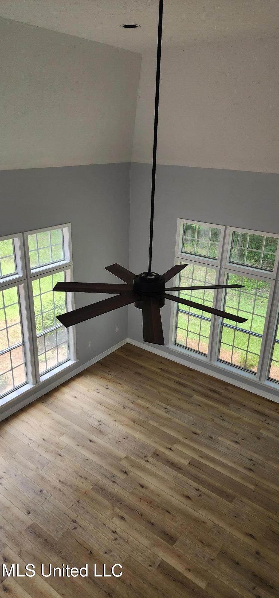 273 Springwood Drive Property Photo 4