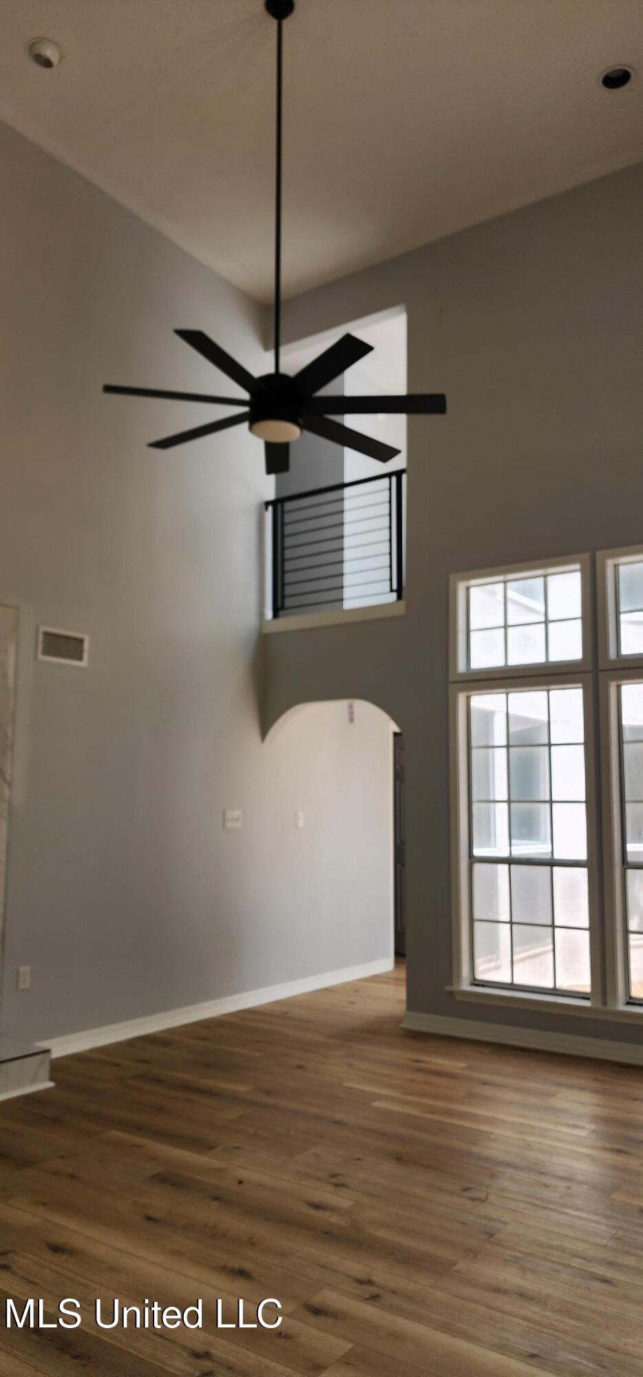 273 Springwood Drive Property Photo 6