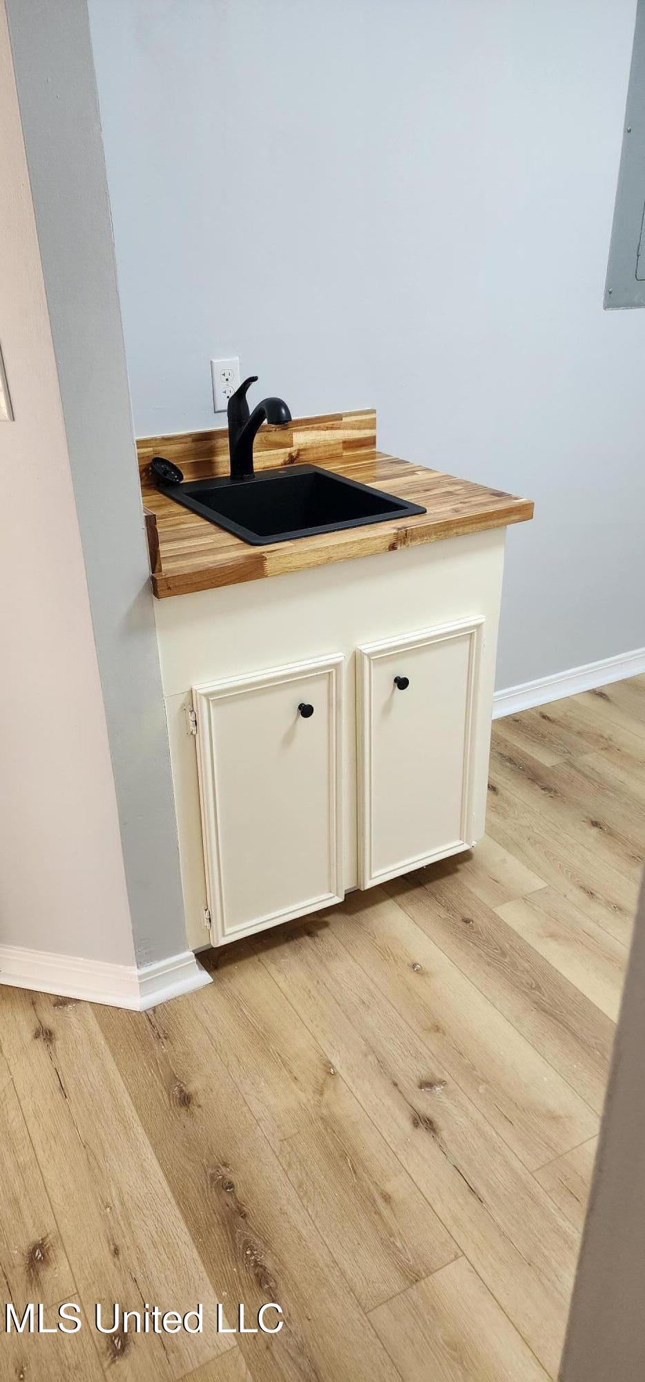 273 Springwood Drive Property Photo 10