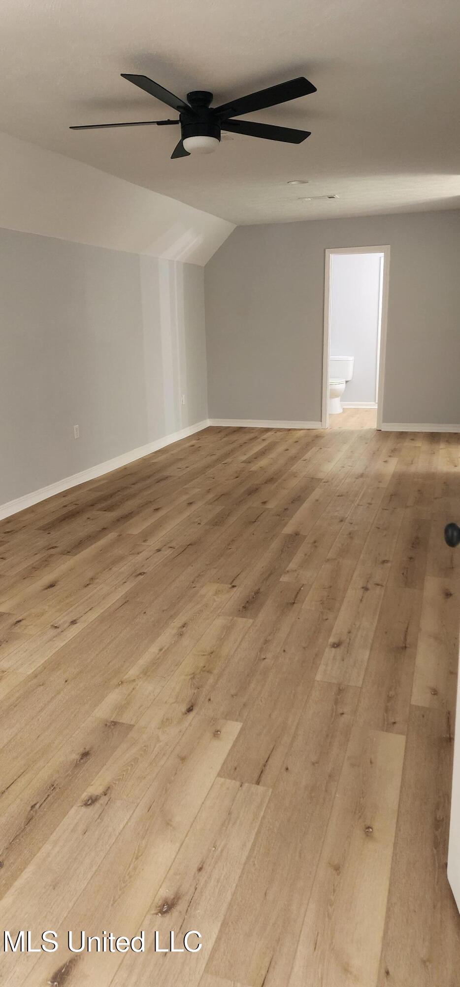 273 Springwood Drive Property Photo 14