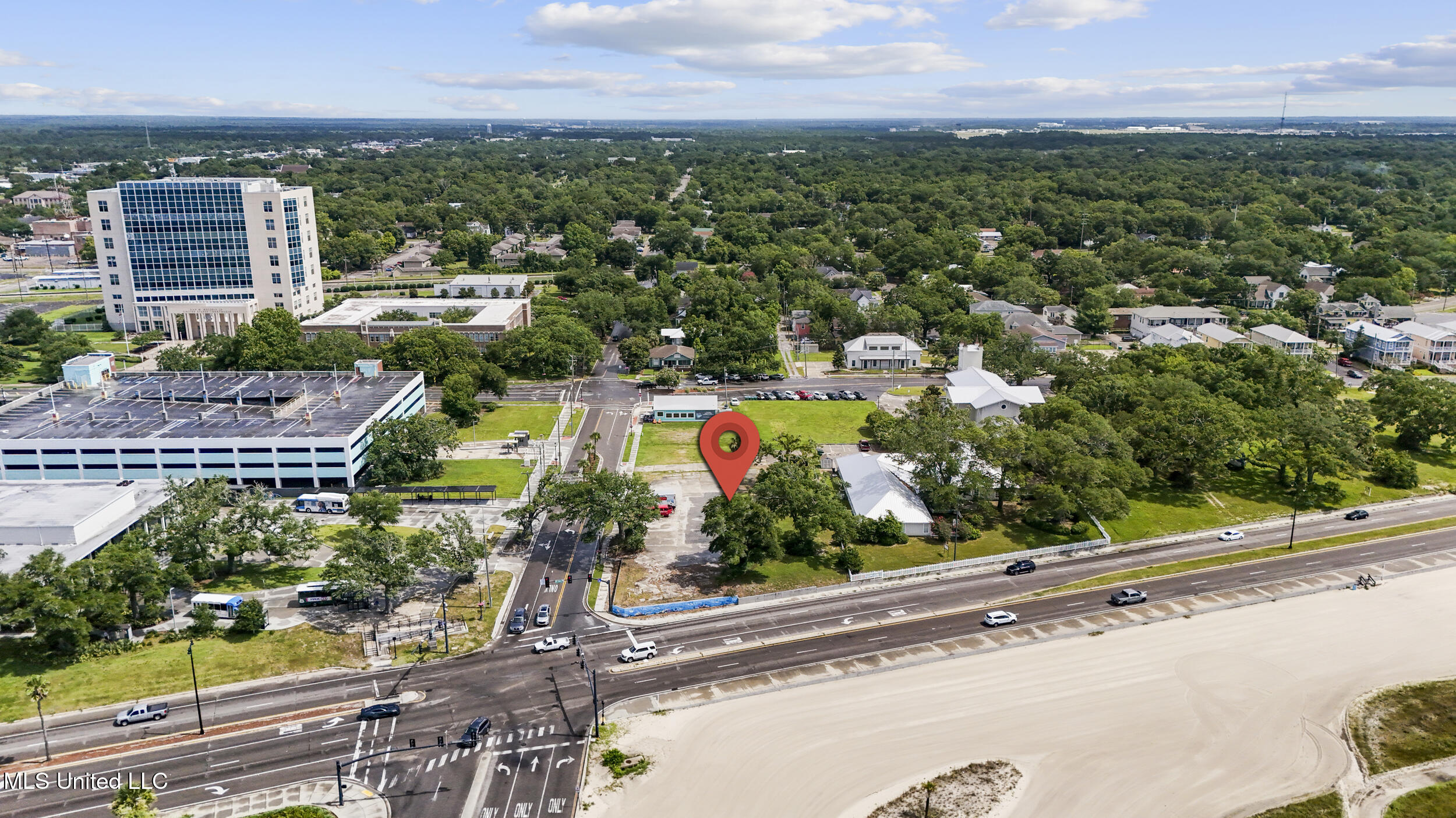 1940 E Beach Boulevard Property Photo 2