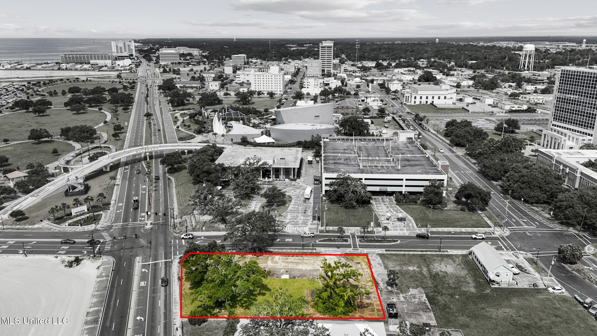 1940 E Beach Boulevard Property Photo 8