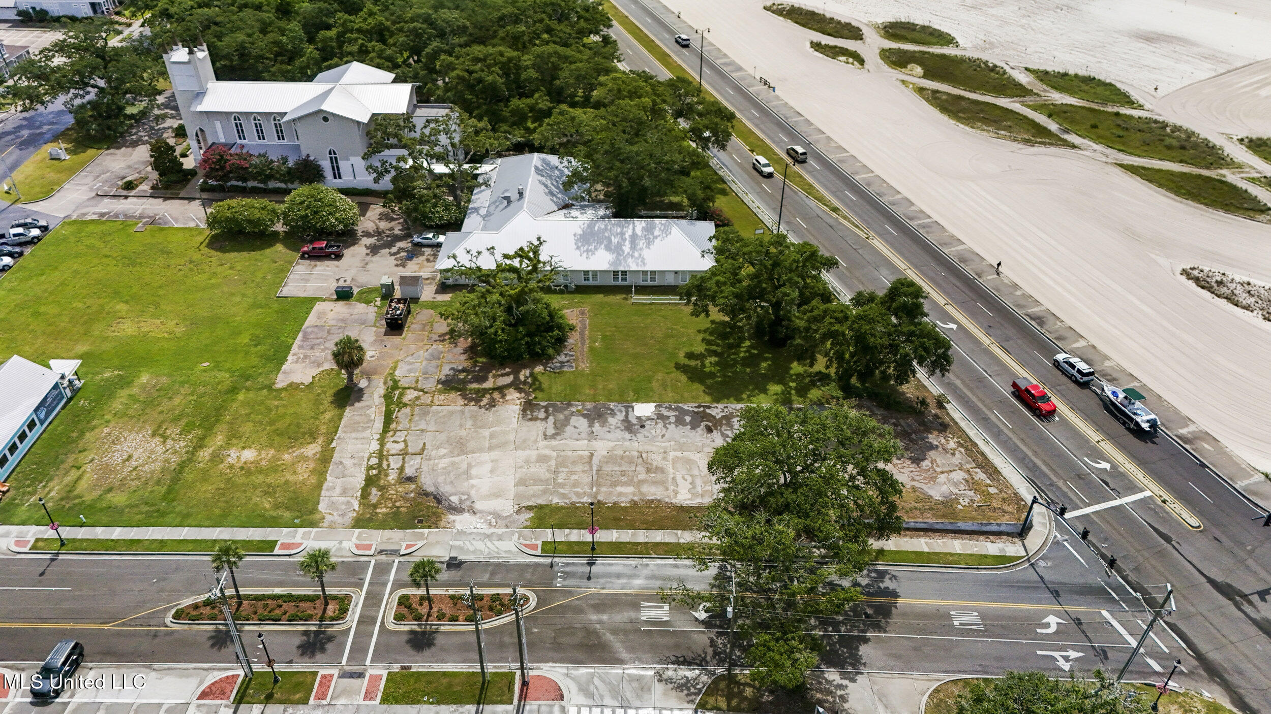 1940 E Beach Boulevard Property Photo 17