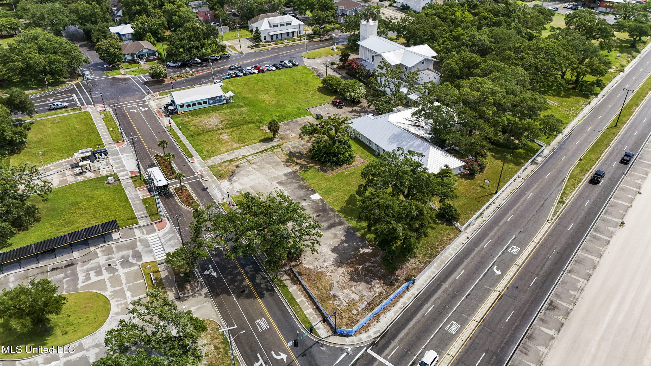 1940 E Beach Boulevard Property Photo 18