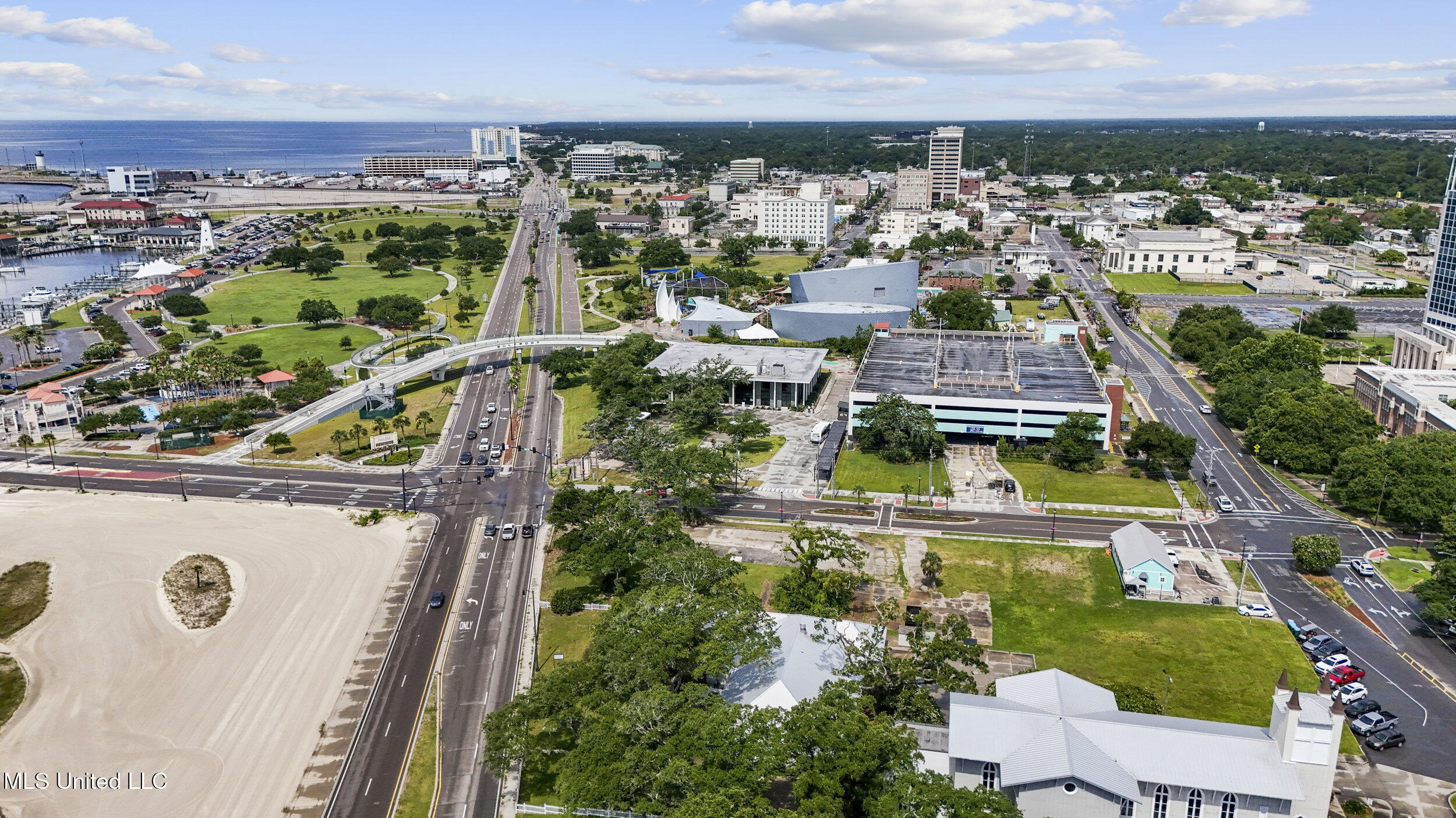 1940 E Beach Boulevard Property Photo 25