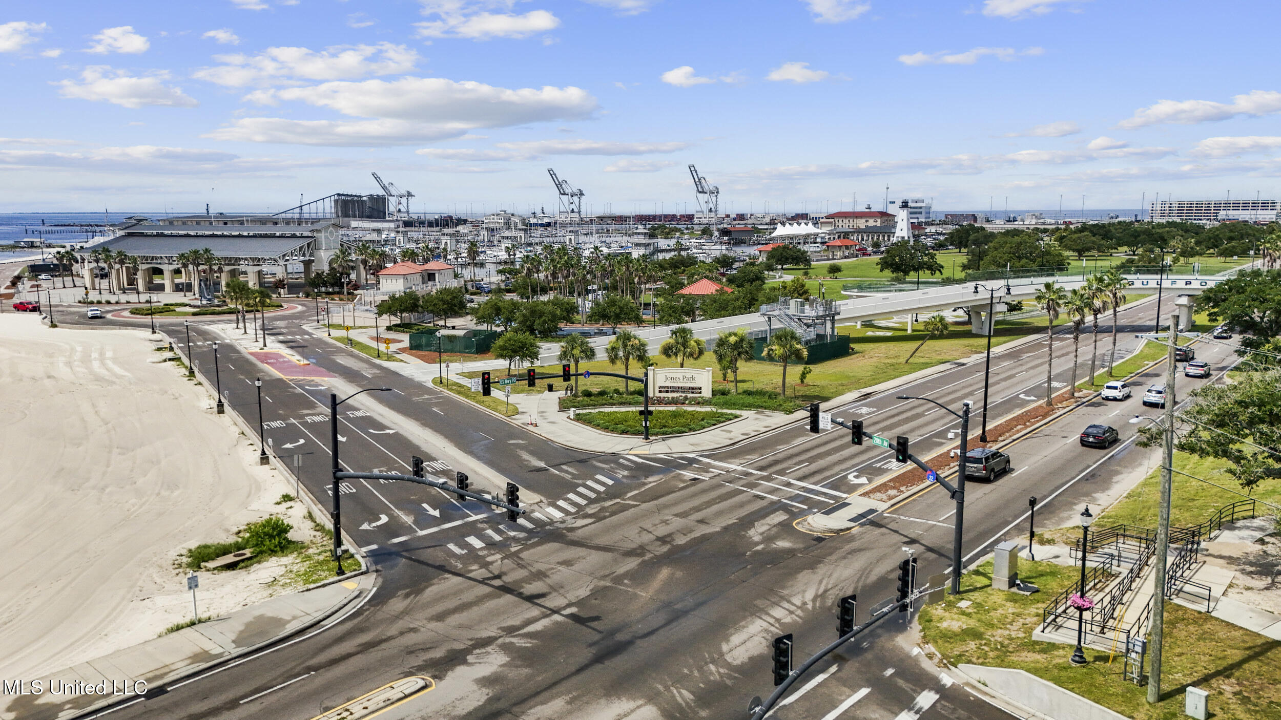 1940 E Beach Boulevard Property Photo 29