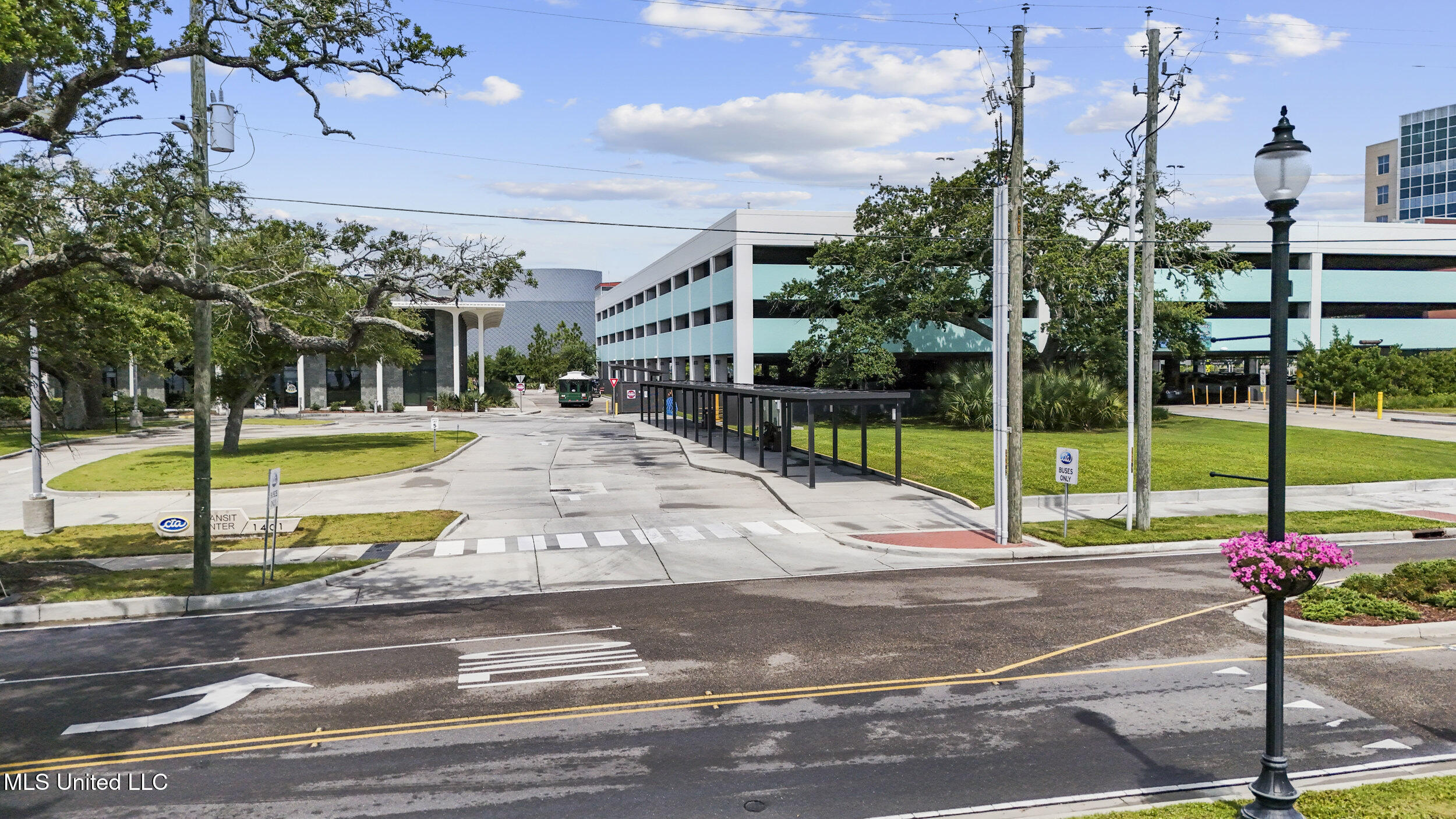 1940 E Beach Boulevard Property Photo 30