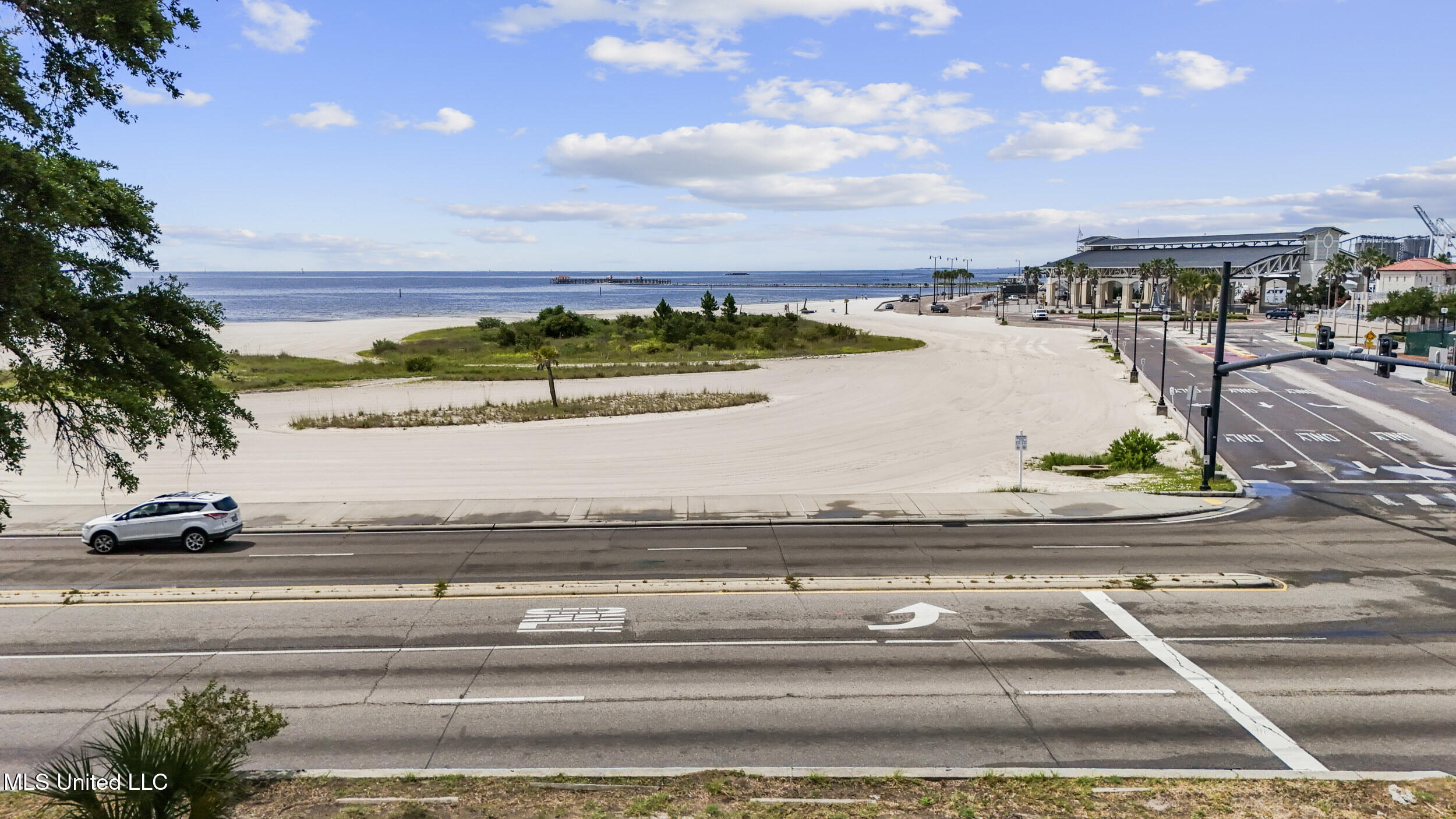 1940 E Beach Boulevard Property Photo 31