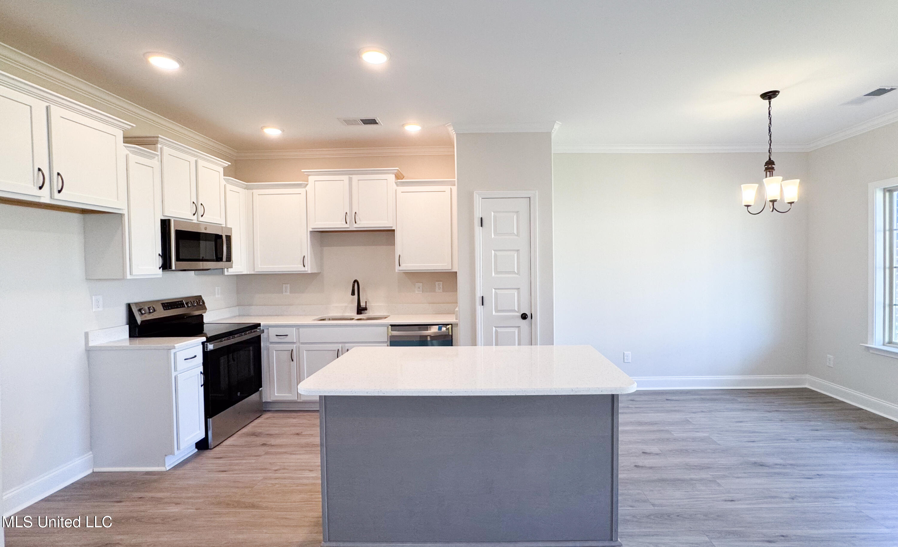 1716 Ryker Road Property Photo 12