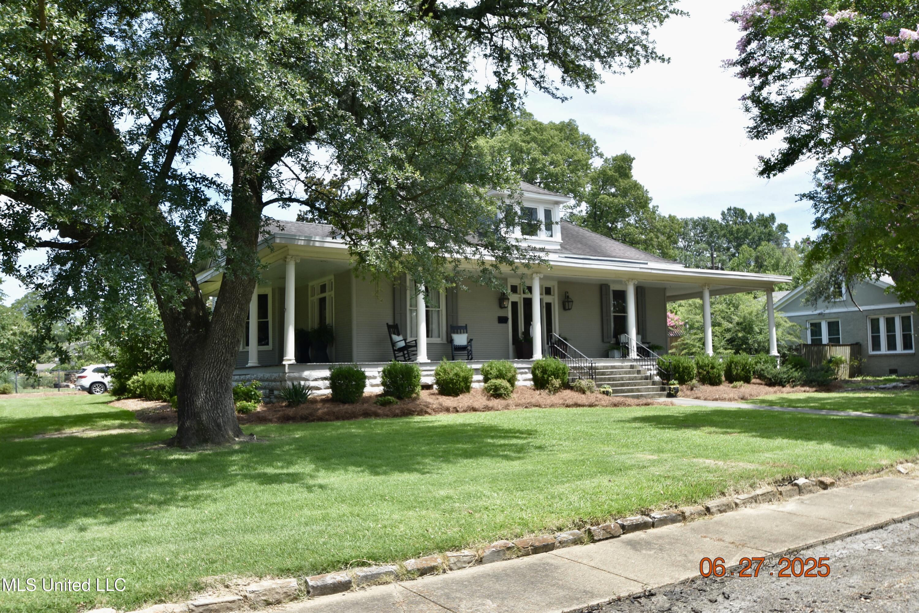 101 E President Avenue Property Photo 3