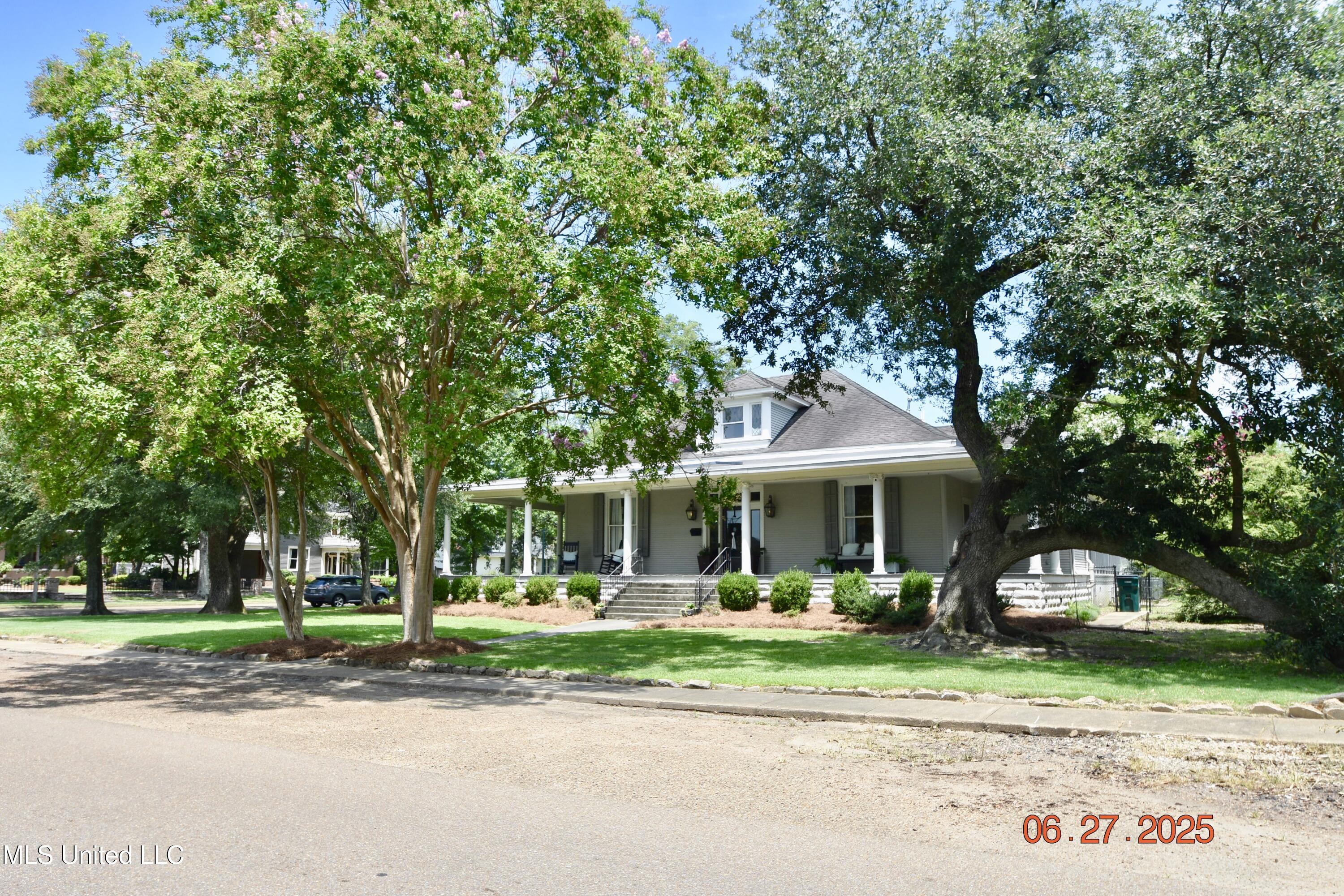 101 E President Avenue Property Photo 4