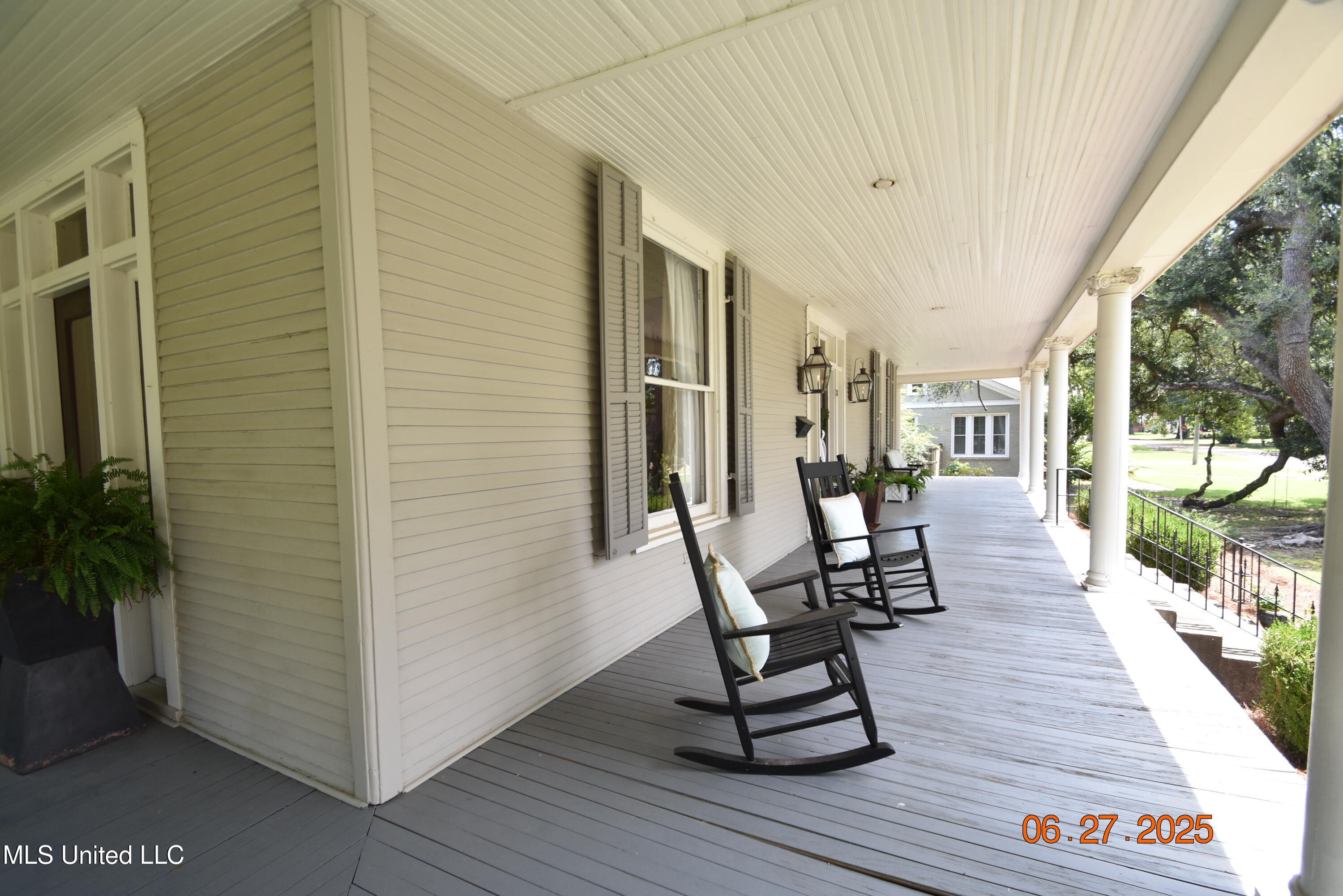 101 E President Avenue Property Photo 6