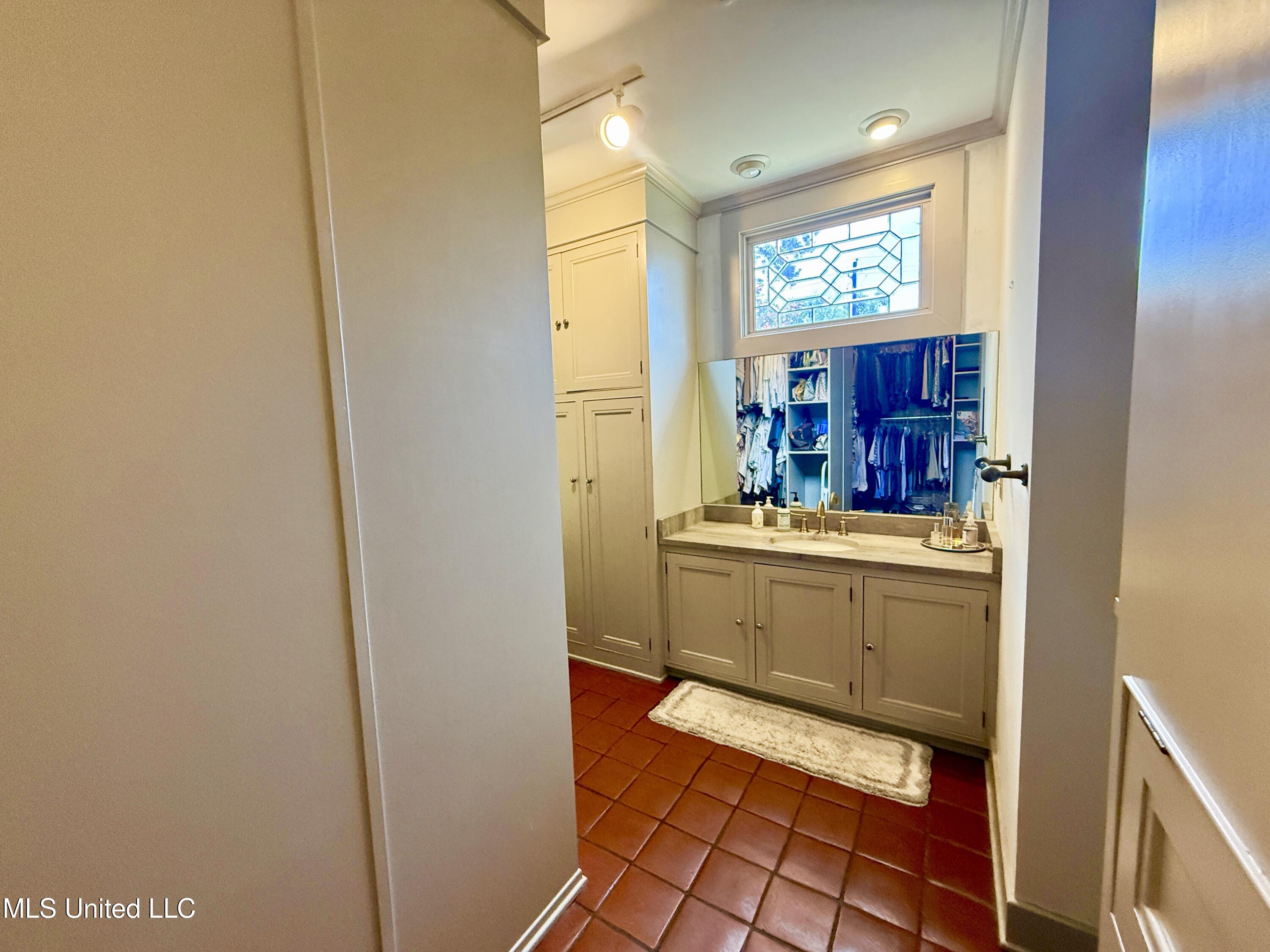 101 E President Avenue Property Photo 24