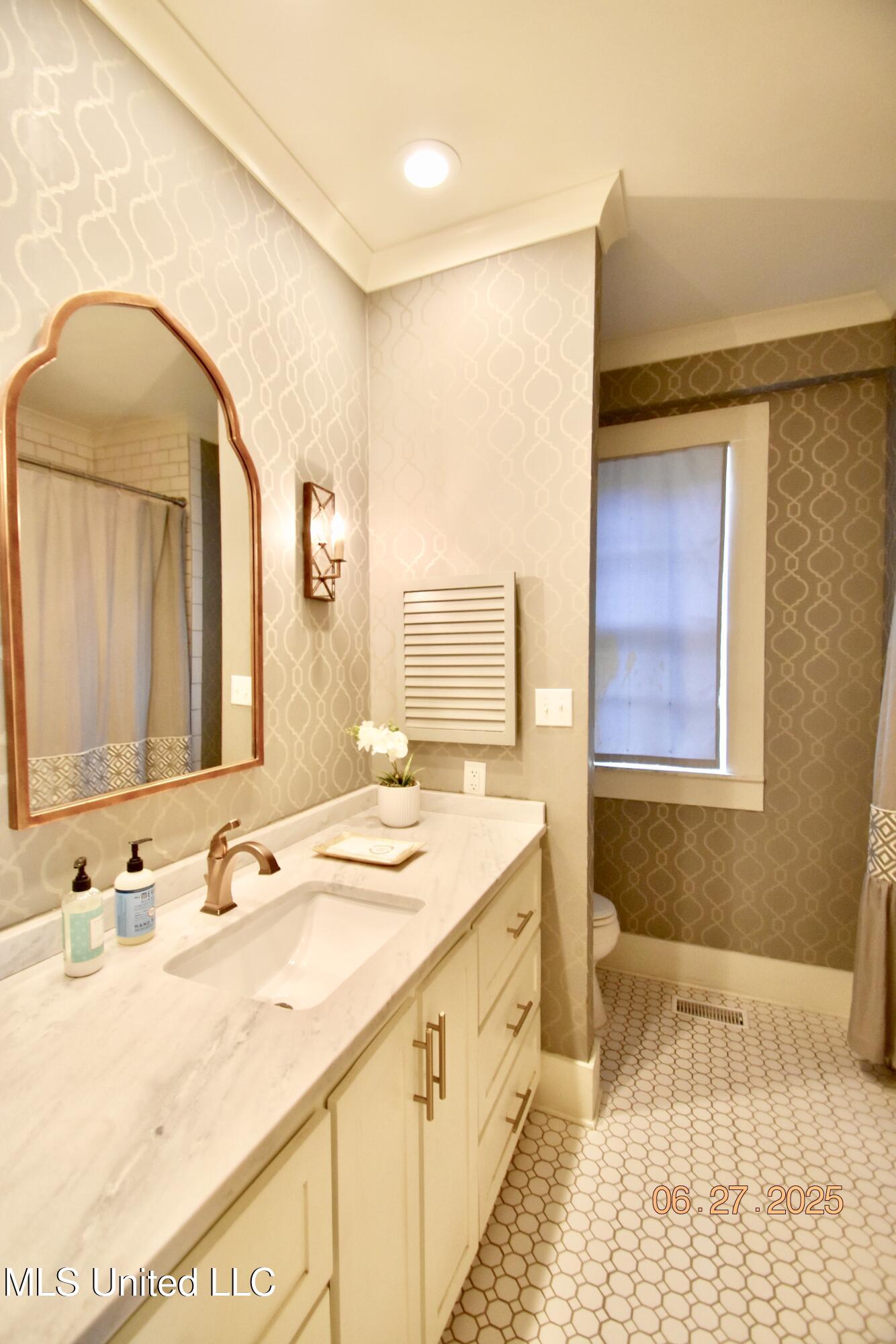 101 E President Avenue Property Photo 26