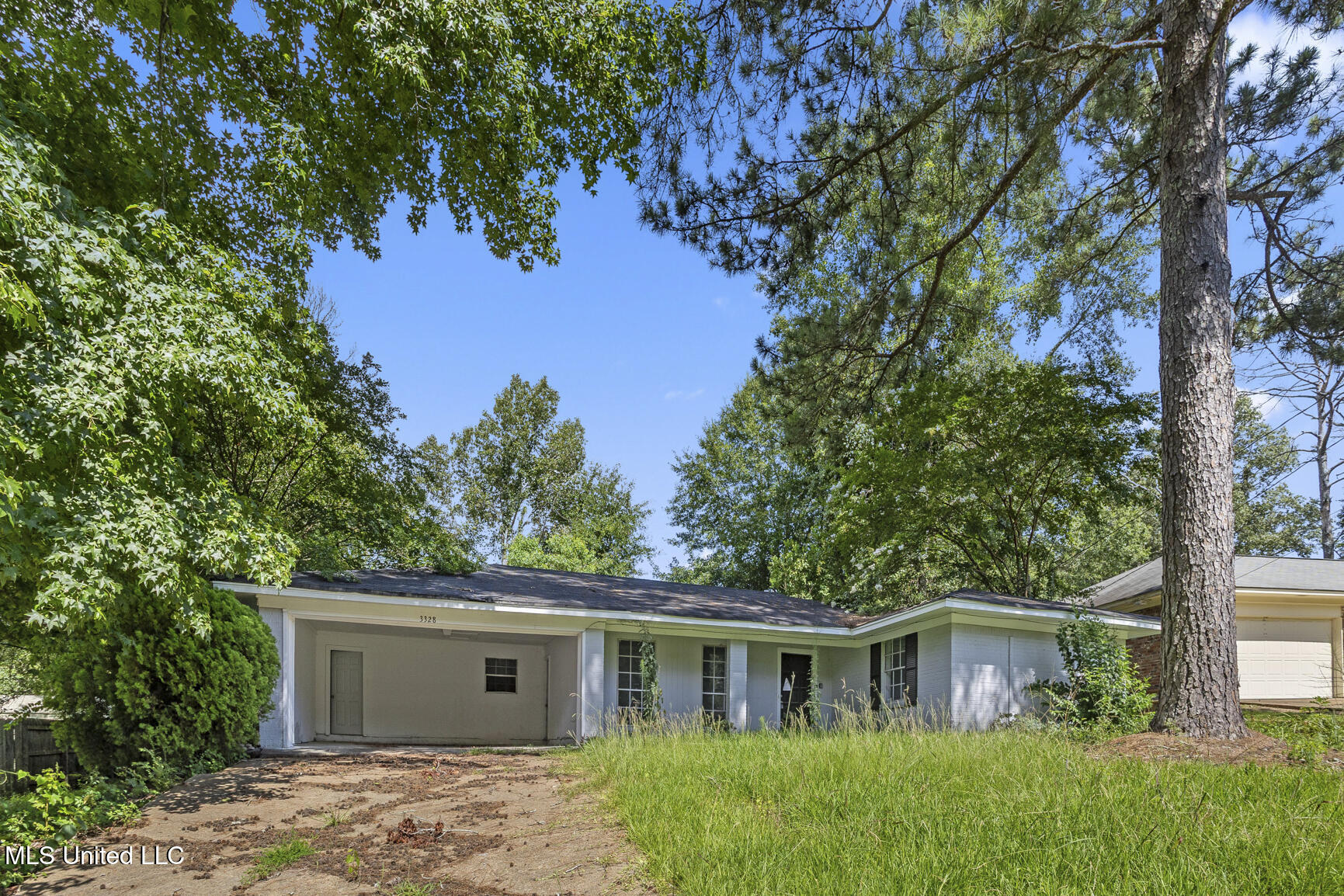 3328 Fleetwood Drive Property Photo 2