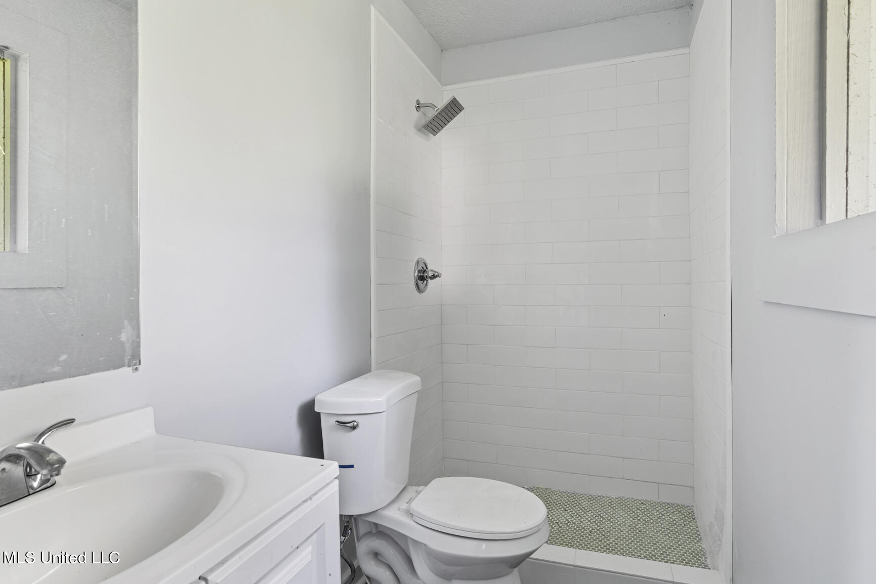 3328 Fleetwood Drive Property Photo 10