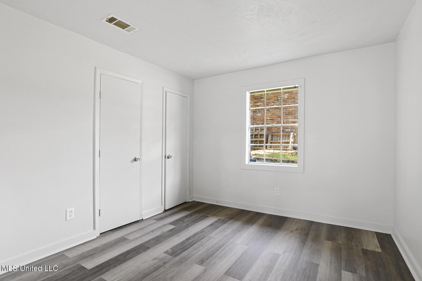 3328 Fleetwood Drive Property Photo 12