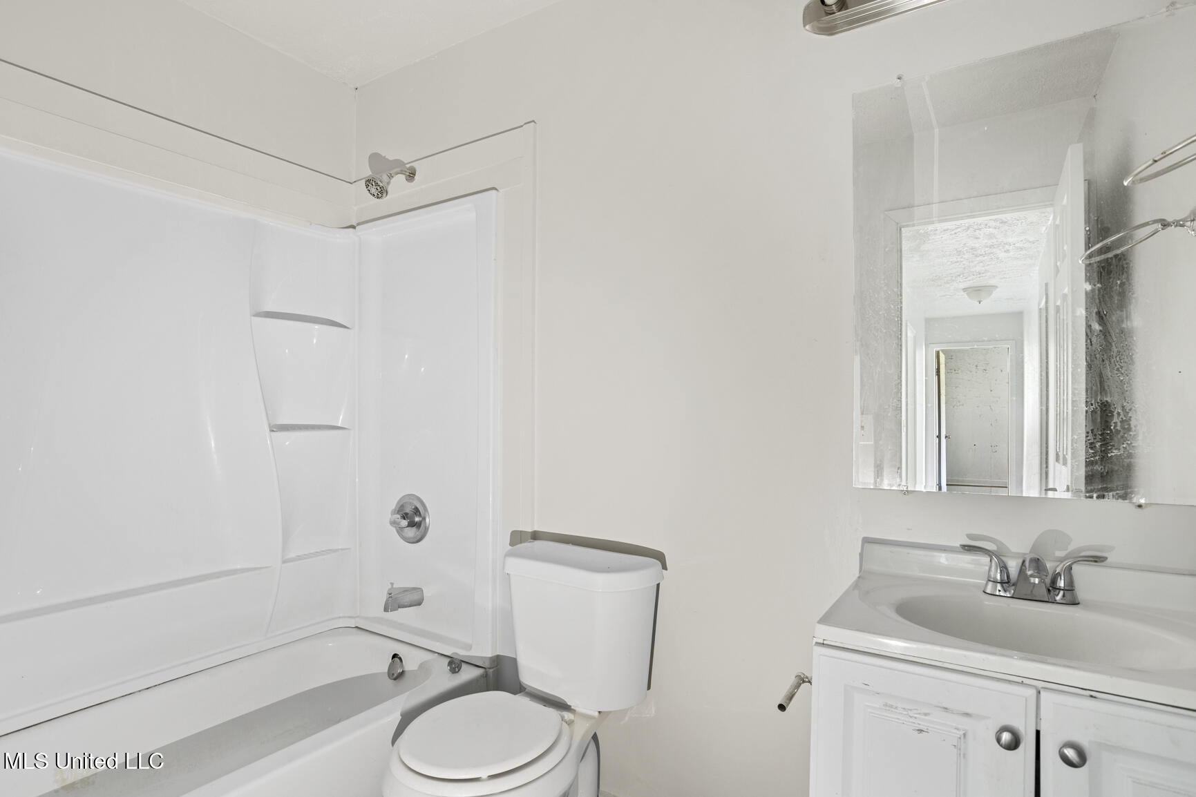 3328 Fleetwood Drive Property Photo 13