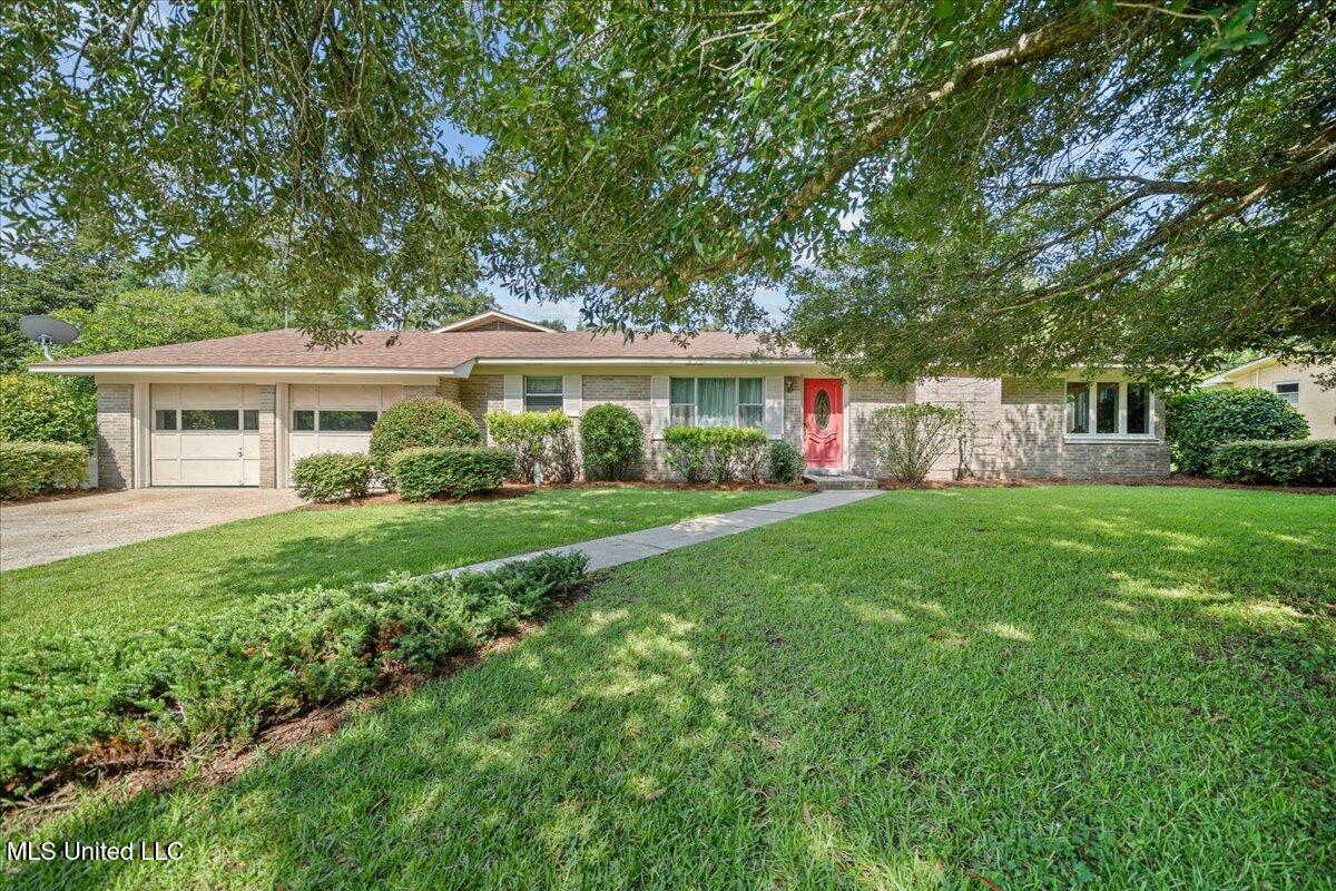 402 Holly Street Property Photo 1