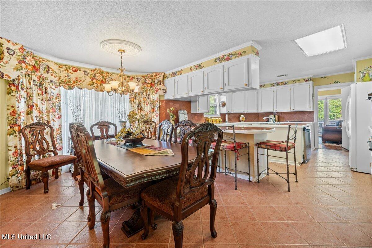 402 Holly Street Property Photo 7