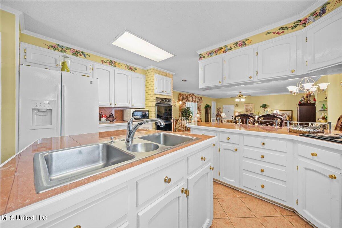 402 Holly Street Property Photo 10