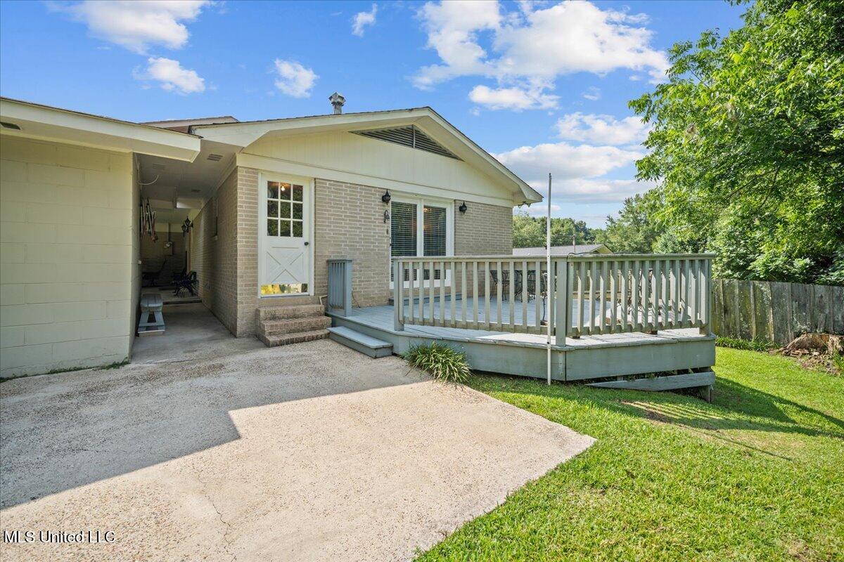 402 Holly Street Property Photo 26