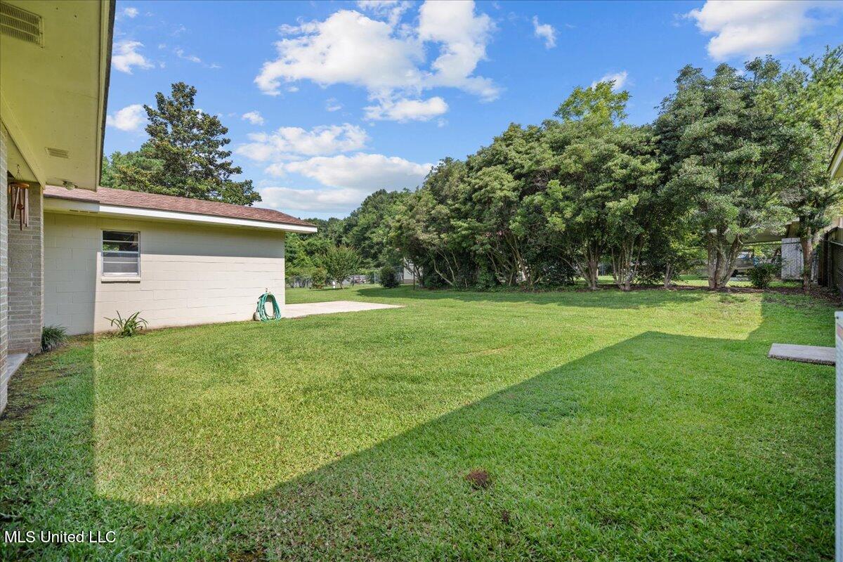 402 Holly Street Property Photo 29