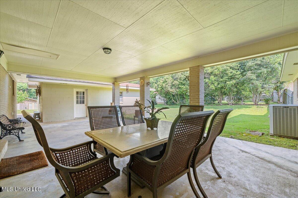 402 Holly Street Property Photo 31