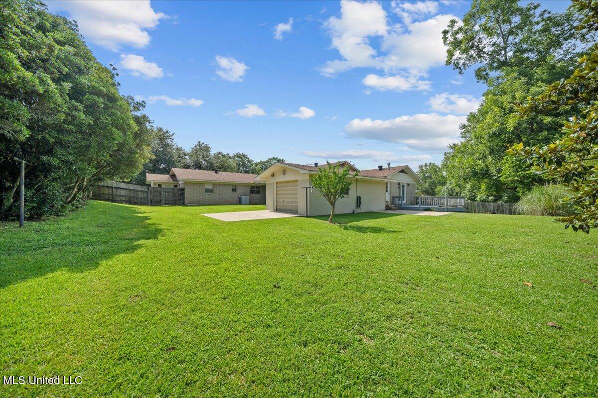 402 Holly Street Property Photo 32