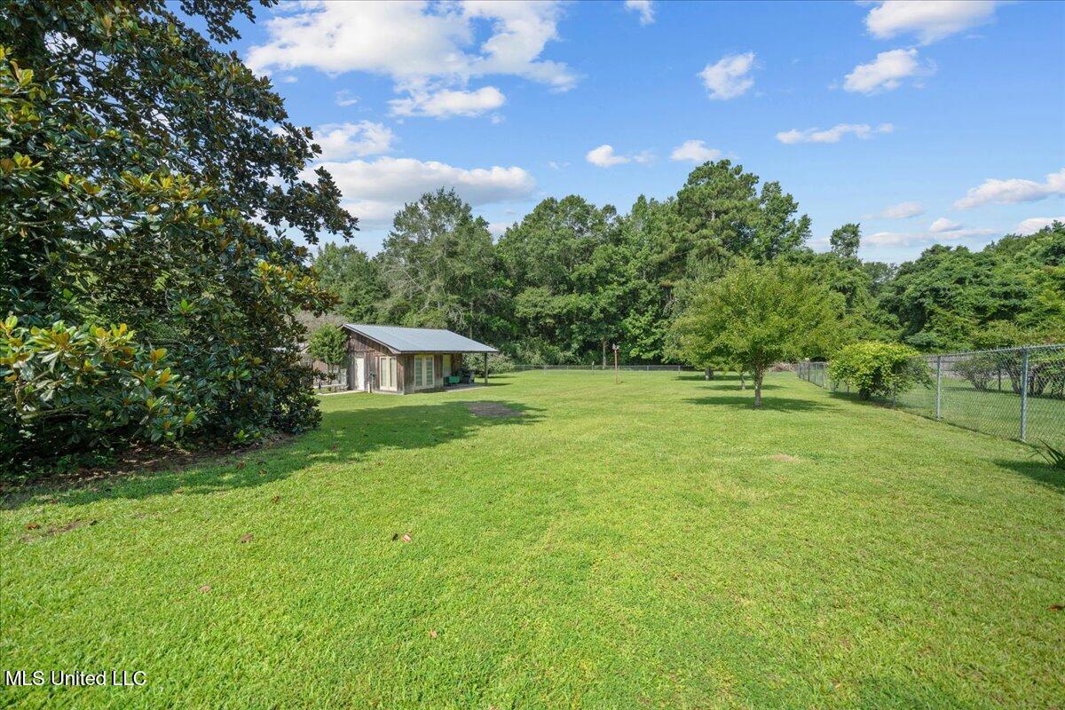 402 Holly Street Property Photo 33