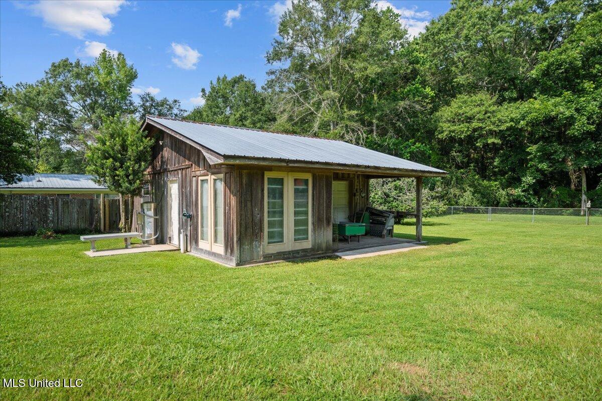 402 Holly Street Property Photo 34