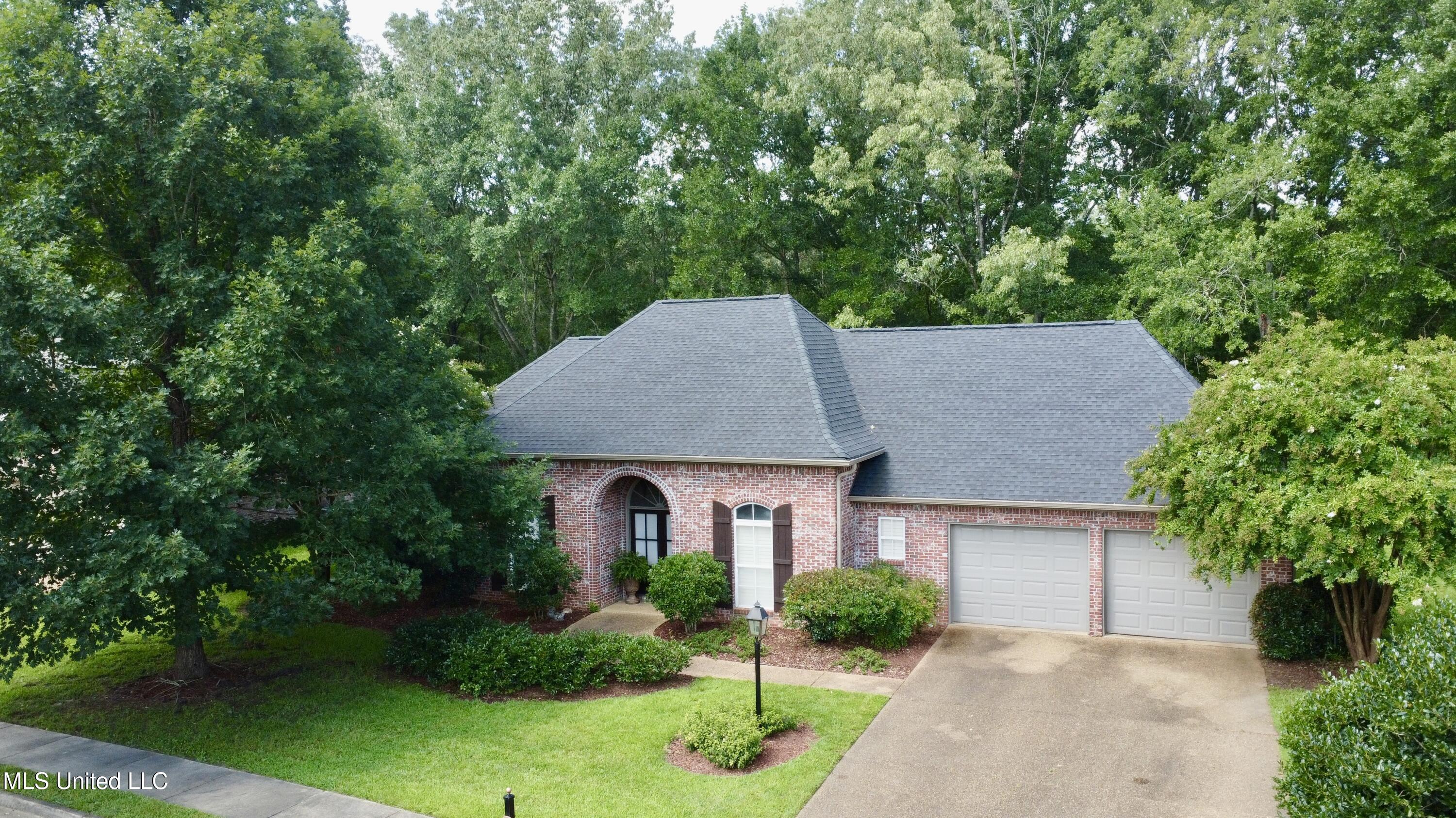 107 Thornwood Drive Property Photo 4