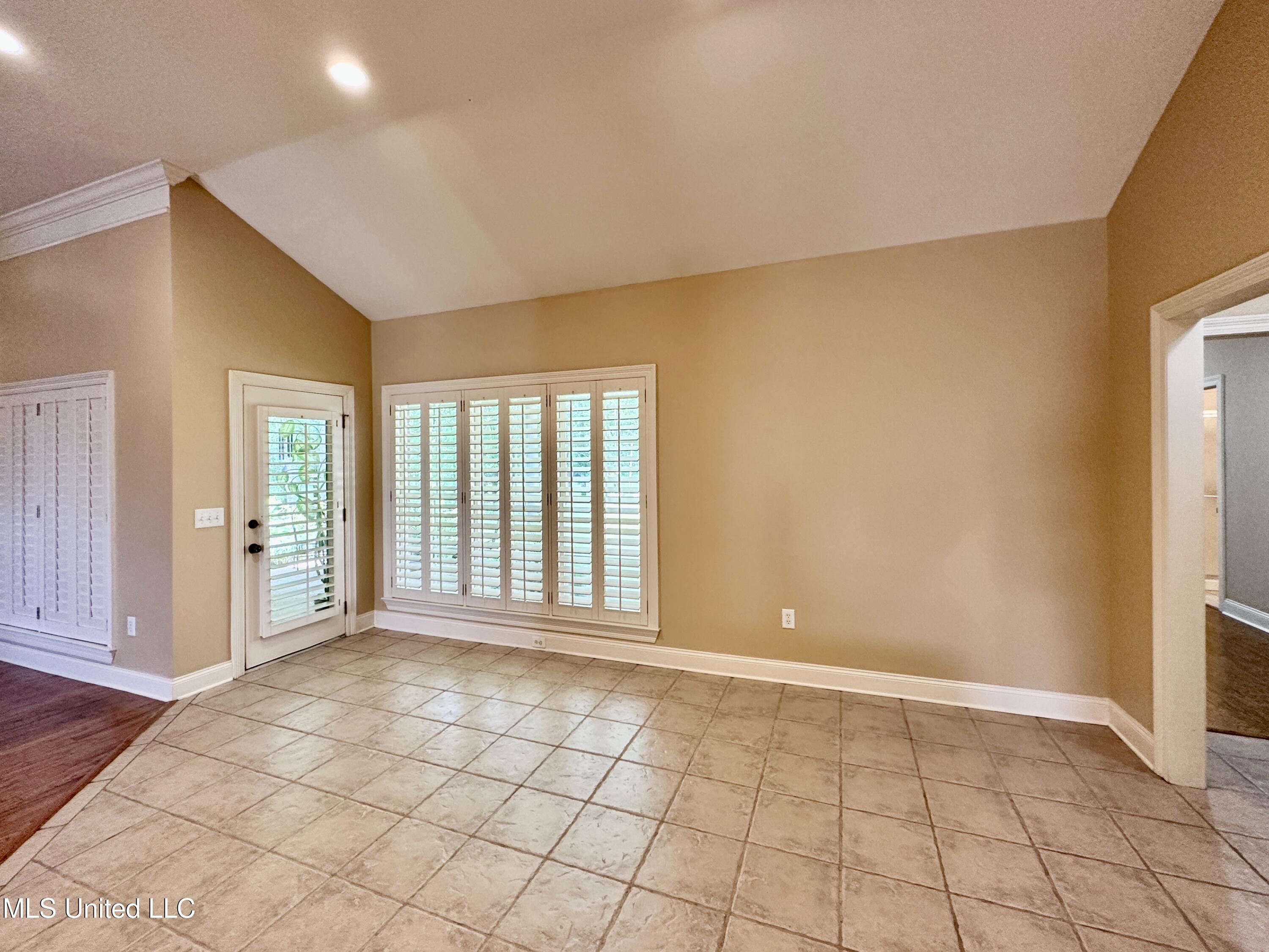 107 Thornwood Drive Property Photo 17