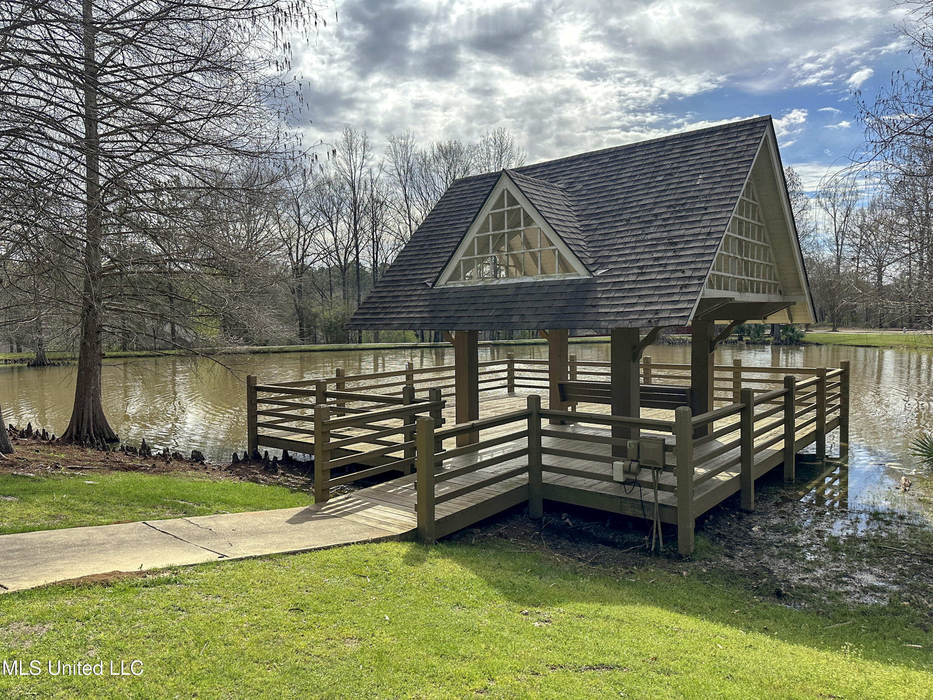 107 Thornwood Drive Property Photo 39