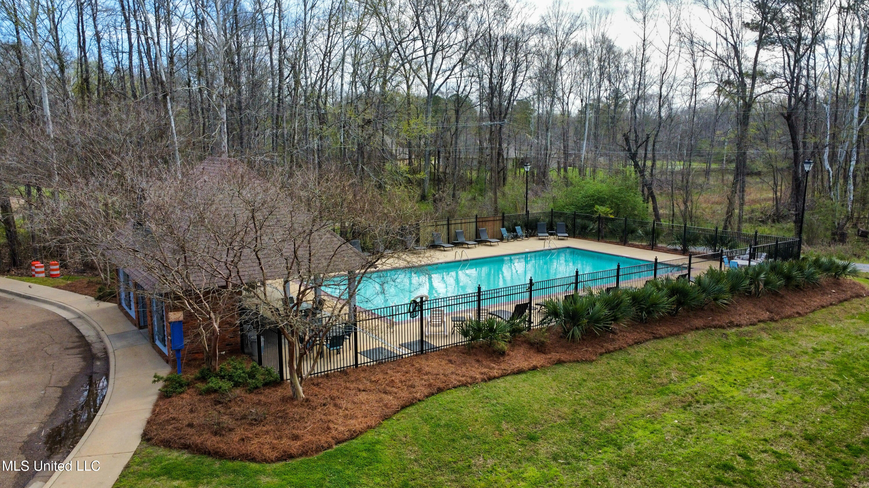 107 Thornwood Drive Property Photo 44