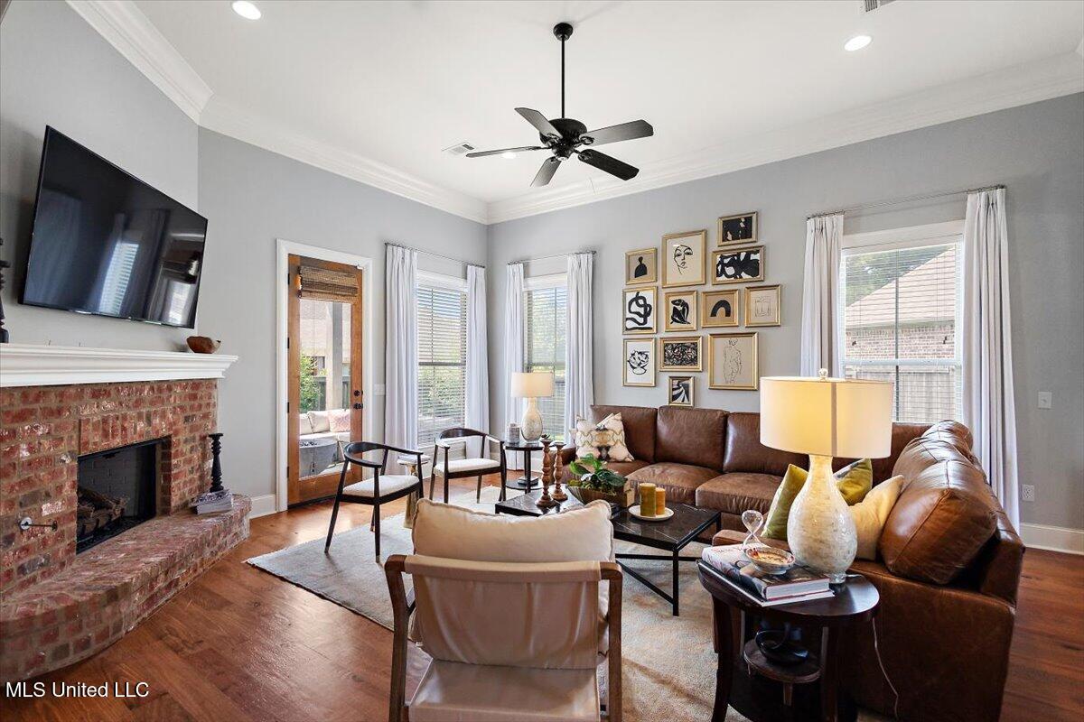 102 Hampton Chase Property Photo 2