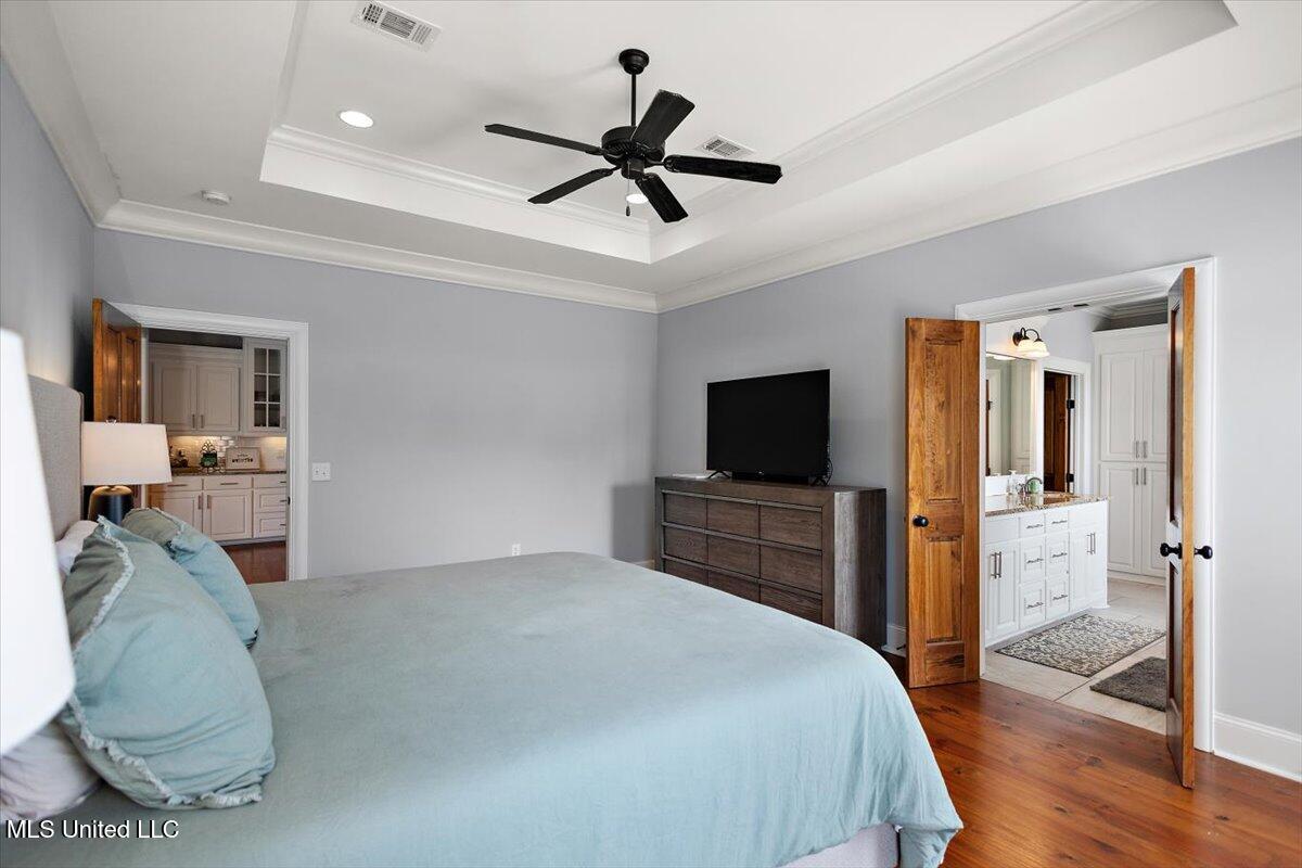 102 Hampton Chase Property Photo 8