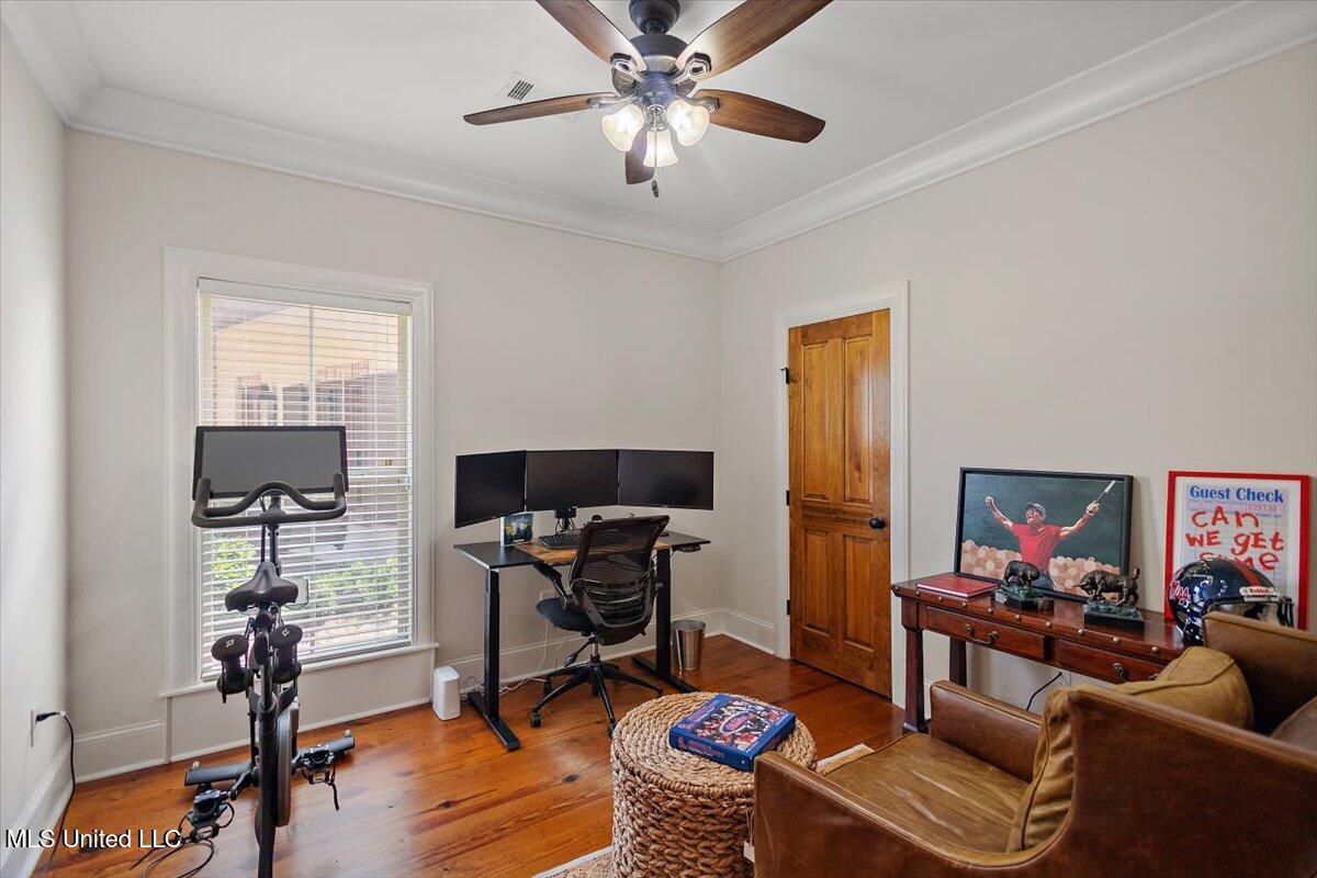 102 Hampton Chase Property Photo 13